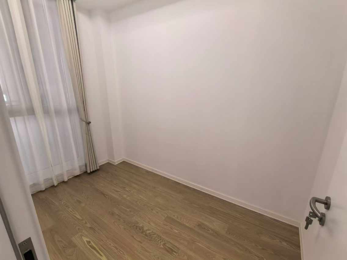 绿地新都会 3室1厅1卫 113m&sup2;