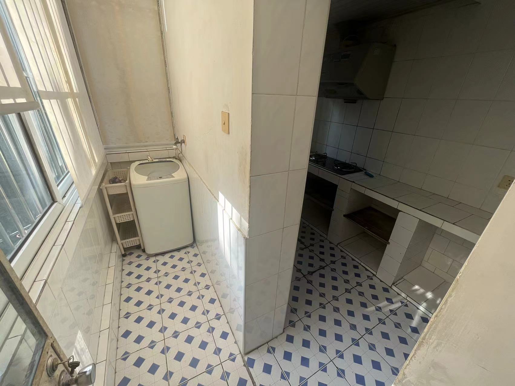 易家桥新村 2室1厅1卫 57m&sup2;