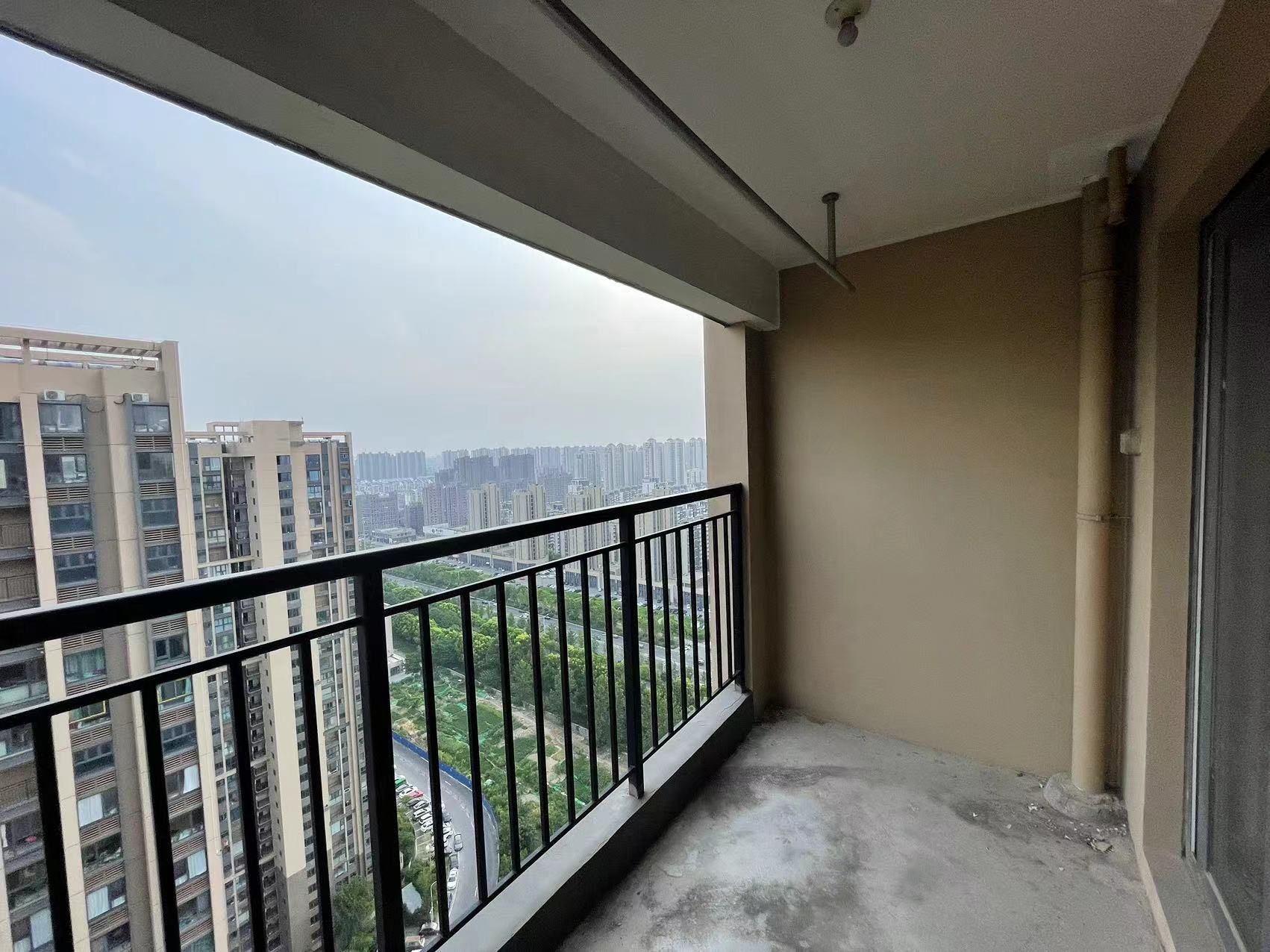 南山国际社区 3室2厅2卫 132m&sup2;