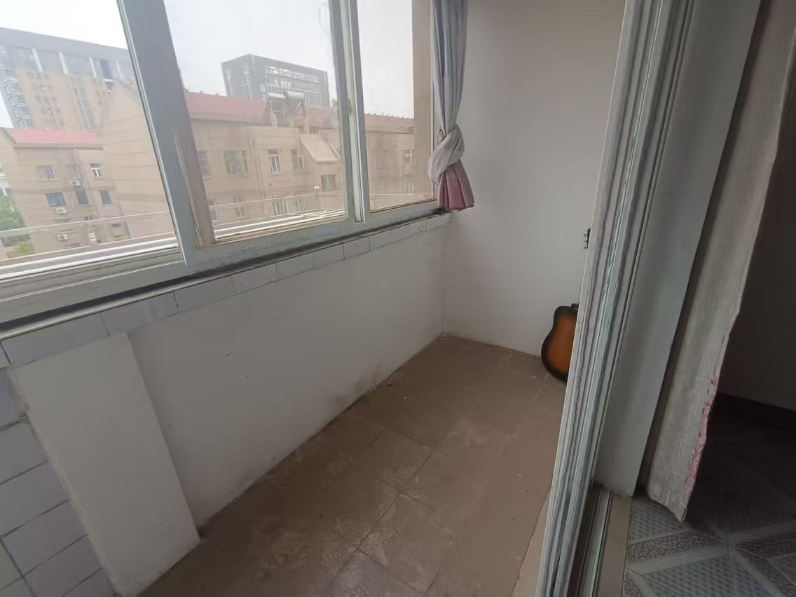 海港新村 1室1厅1卫 46m&sup2;