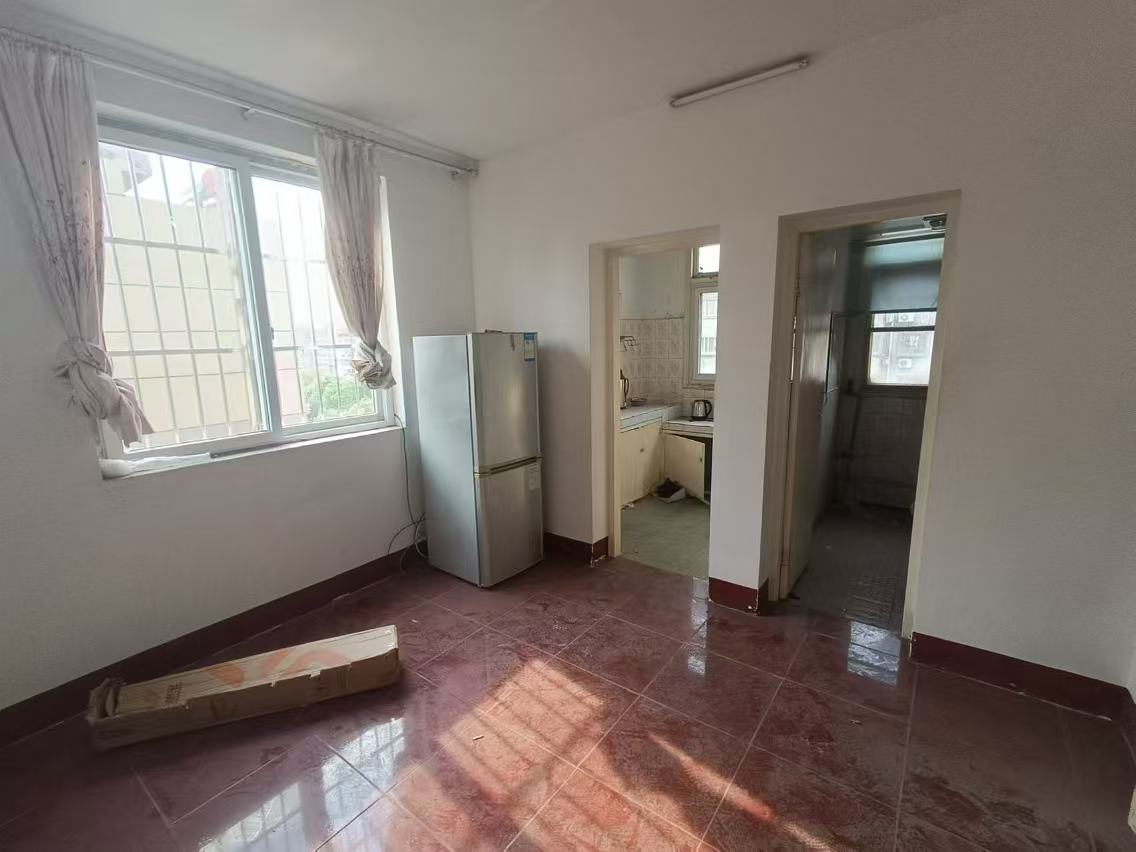 海港新村 1室1厅1卫 46m&sup2;