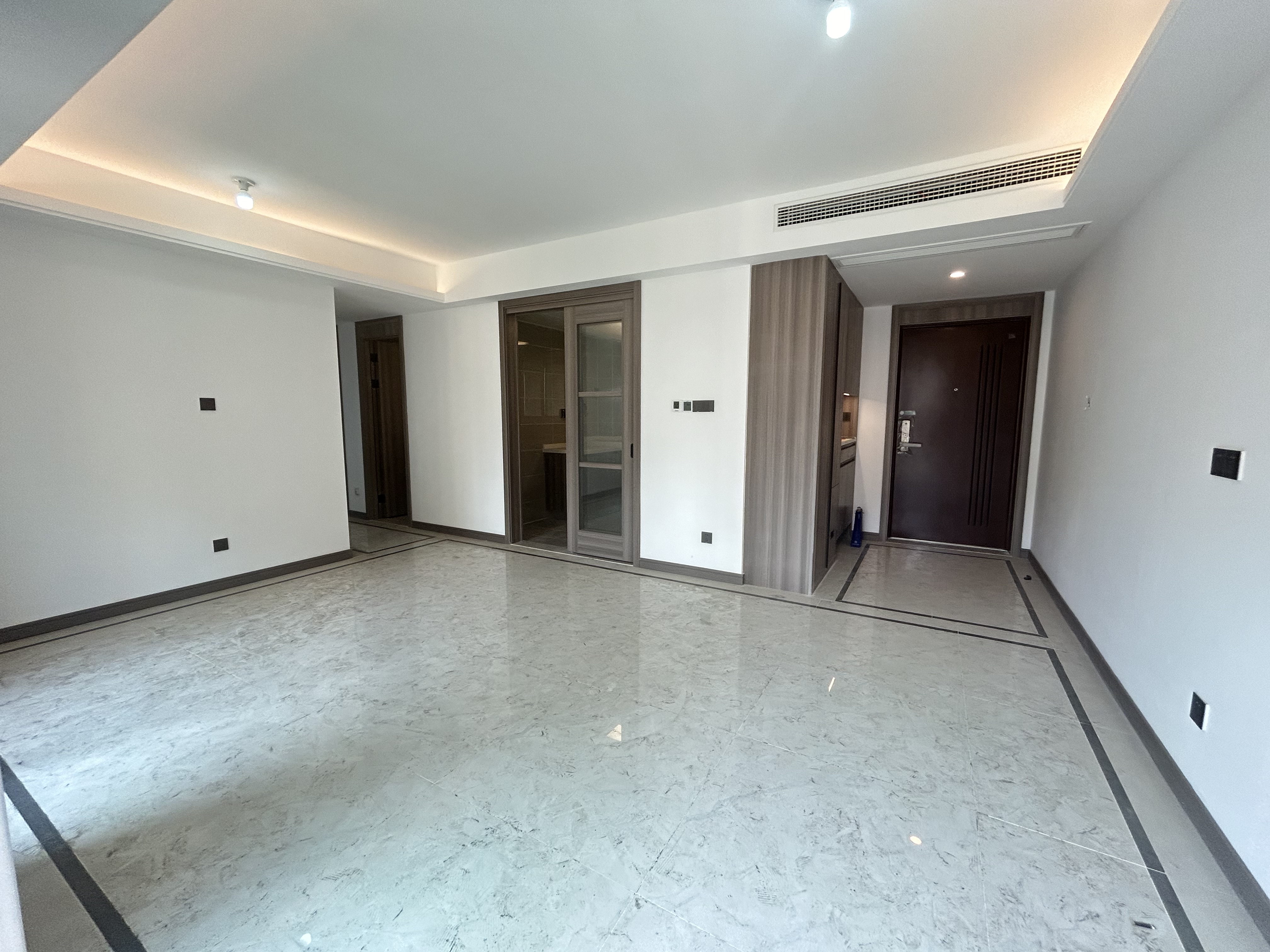 世茂云锦(九龙庭广场) 3室2厅2卫 106m&sup2;