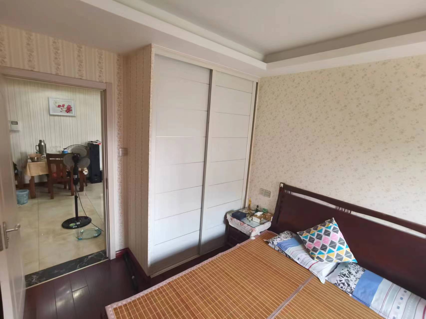 炜赋花苑 2室2厅1卫 77.98m&sup2;