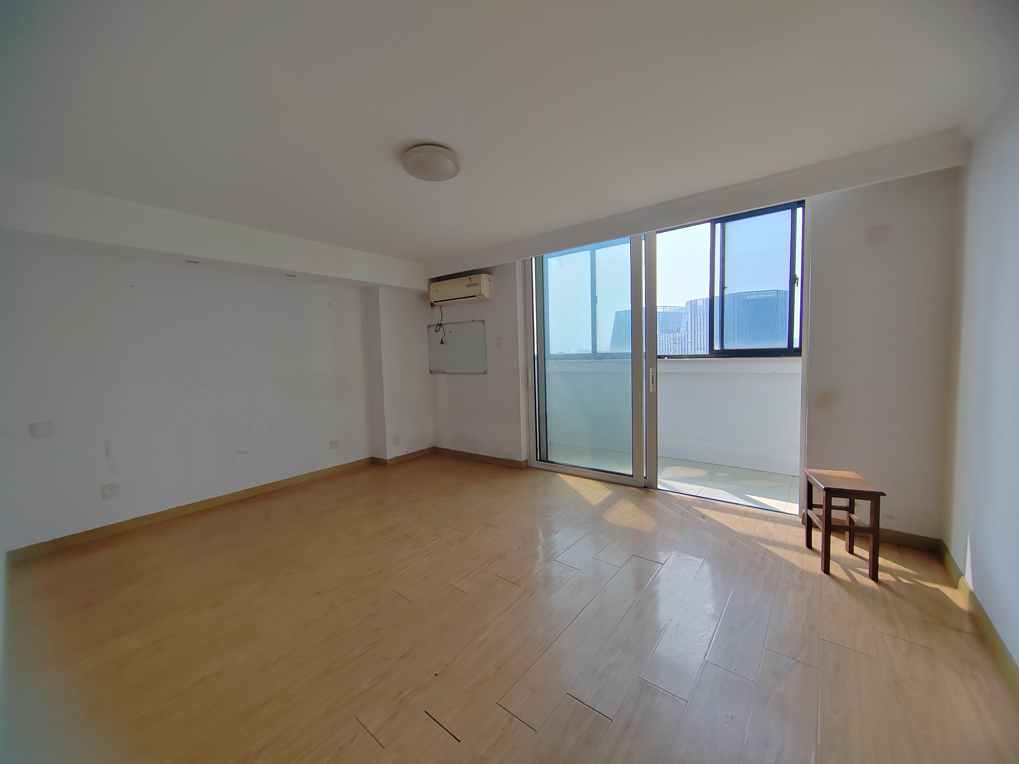 金海岸国际广场 3室2厅2卫 105.00m²