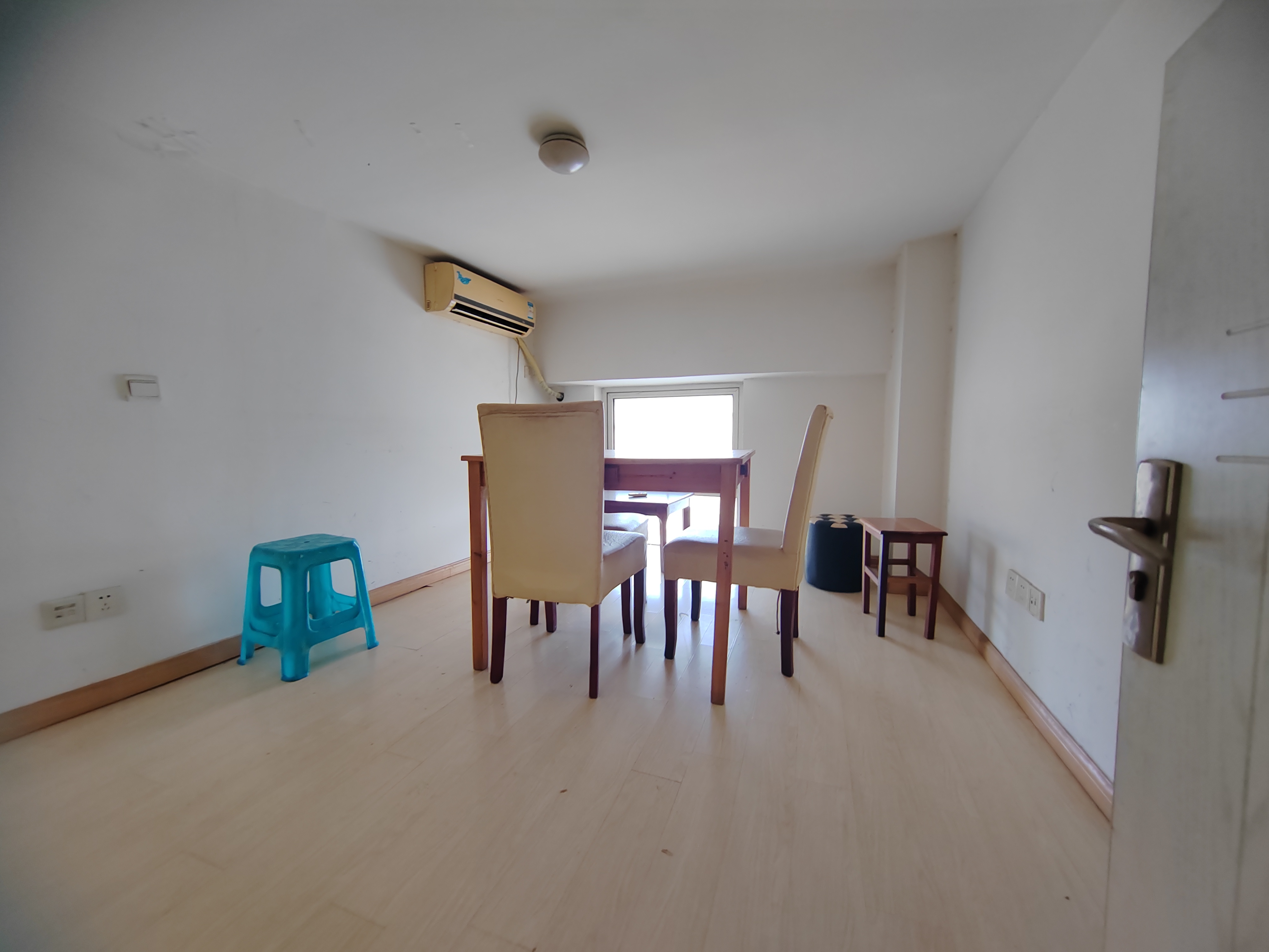 金海岸国际广场 3室2厅2卫 105.00m²