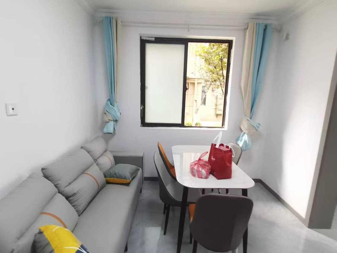海港新村 1室1厅1卫 45m²