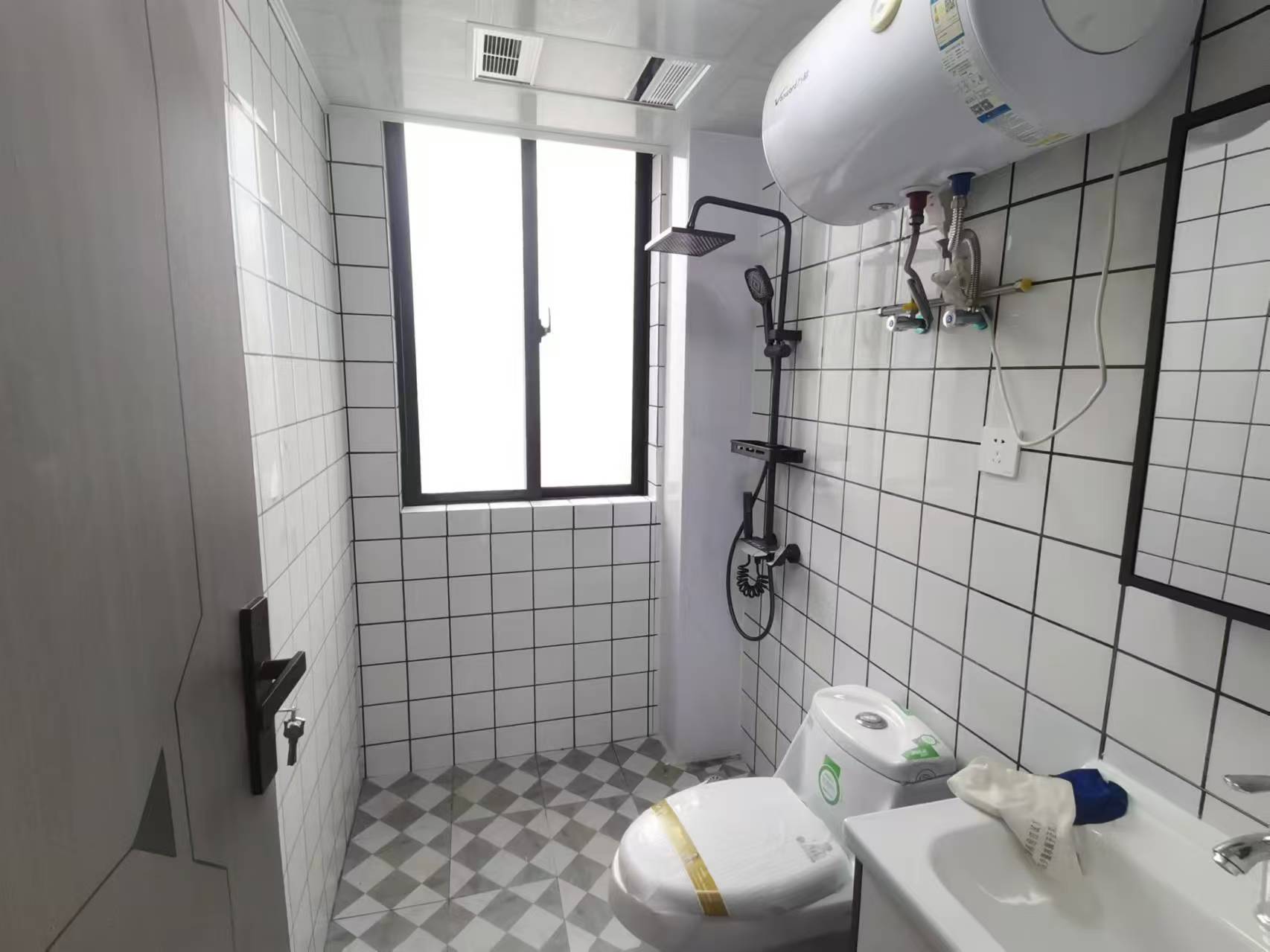 海港新村 1室1厅1卫 45m&sup2;