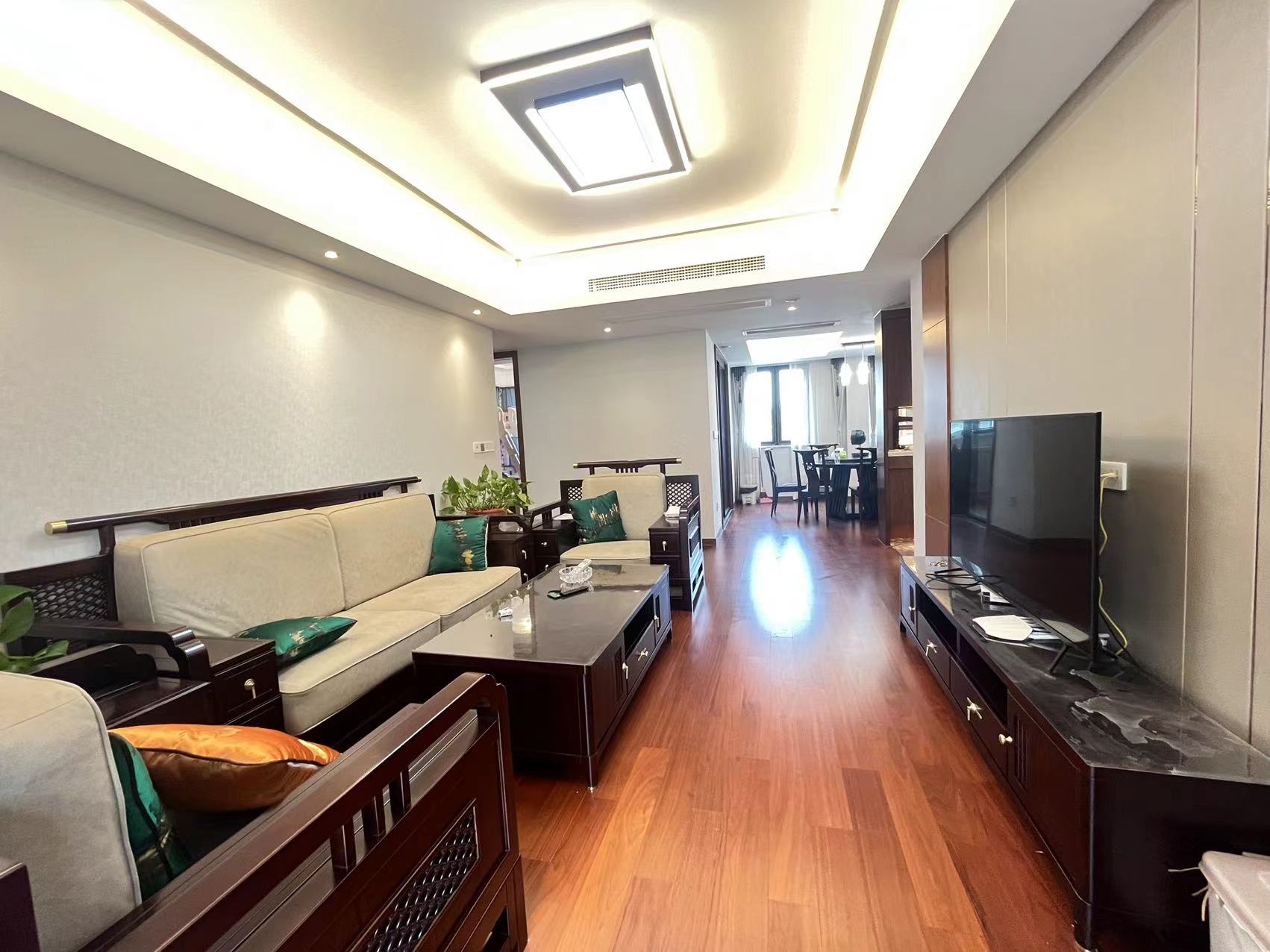 盛和九里香堤二期 3室2厅2卫 110.00m²