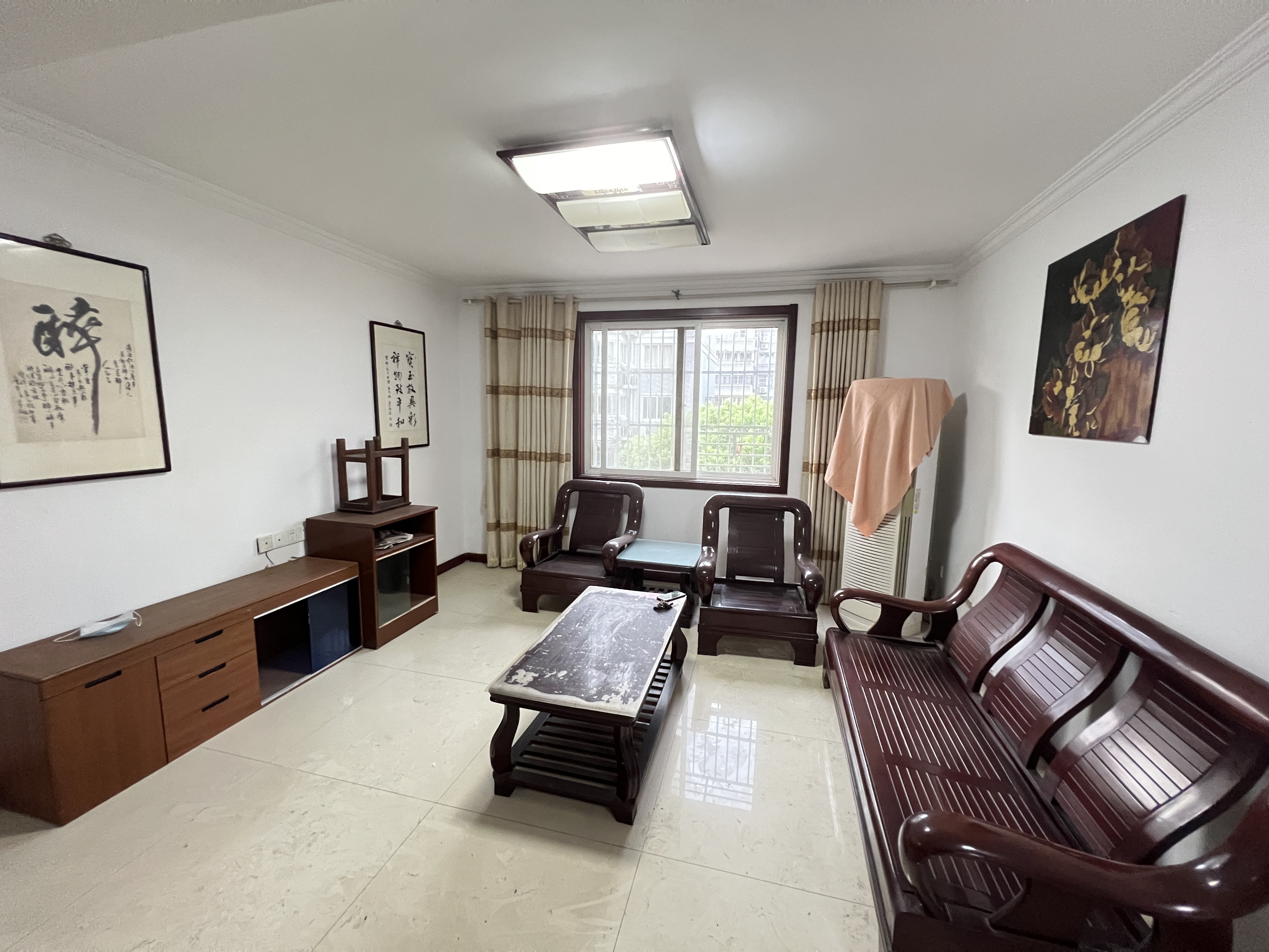 城山家园 3室2厅1卫 140m²