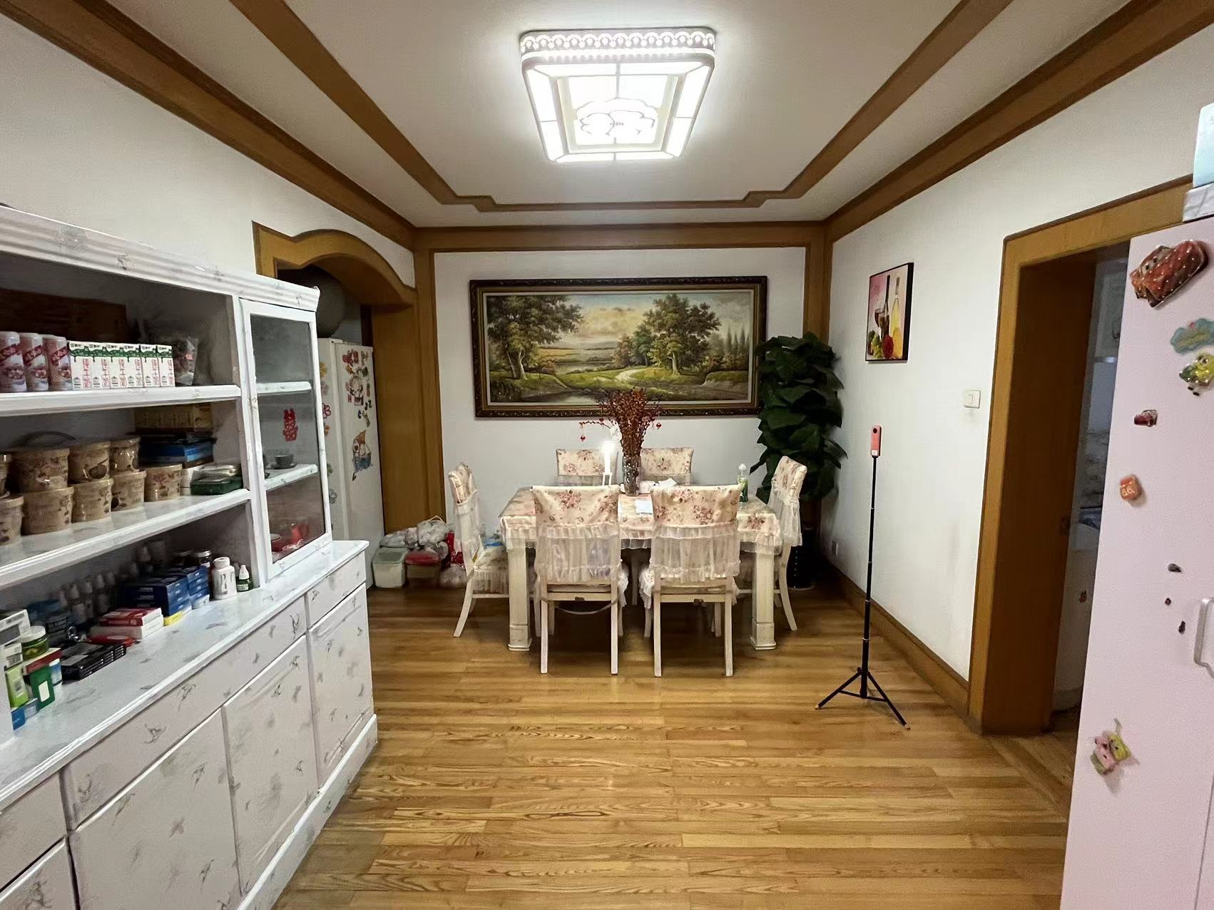 金桥小区 3室2厅1卫 126.35m²