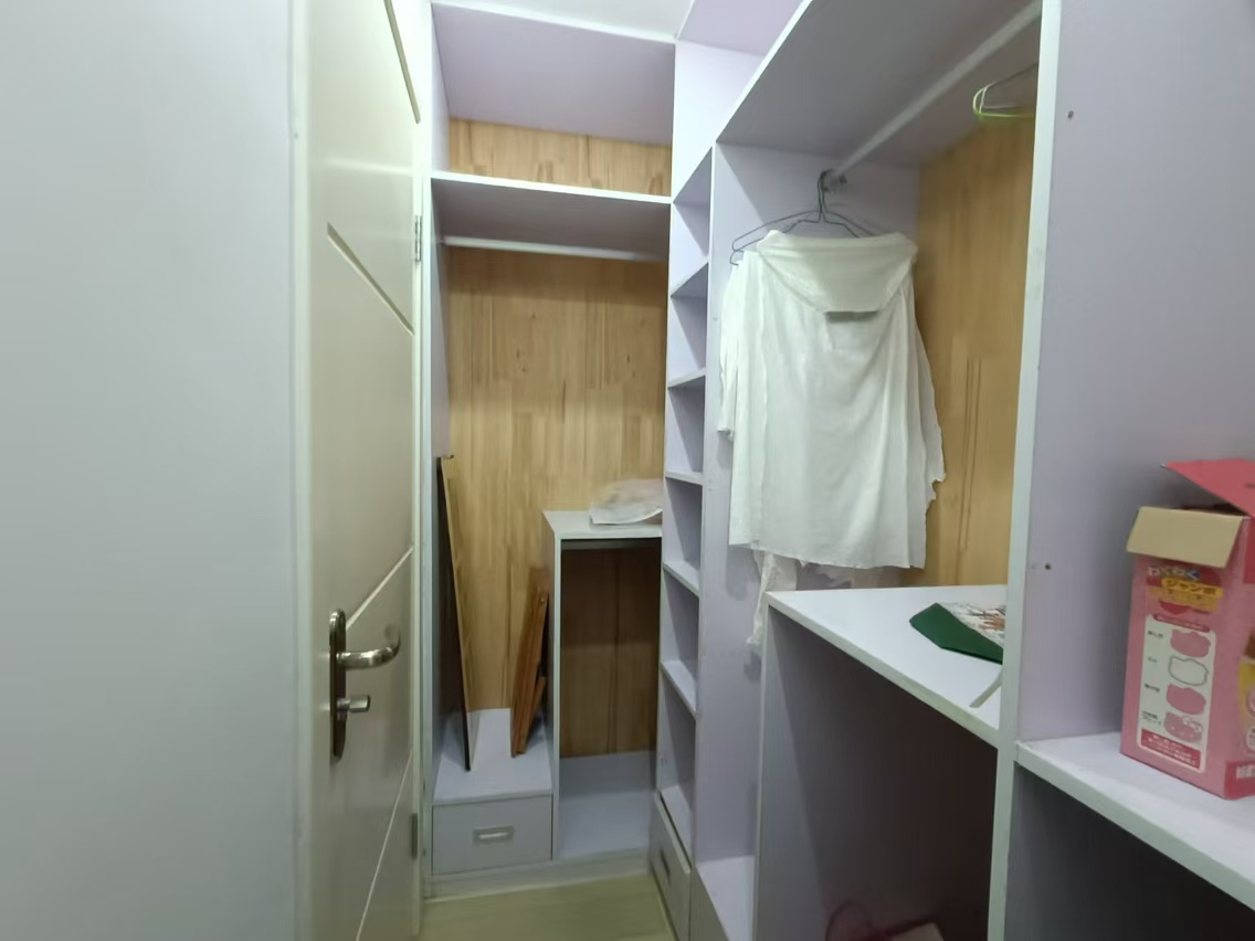 高迪晶城 1室1厅1卫 68m&sup2;