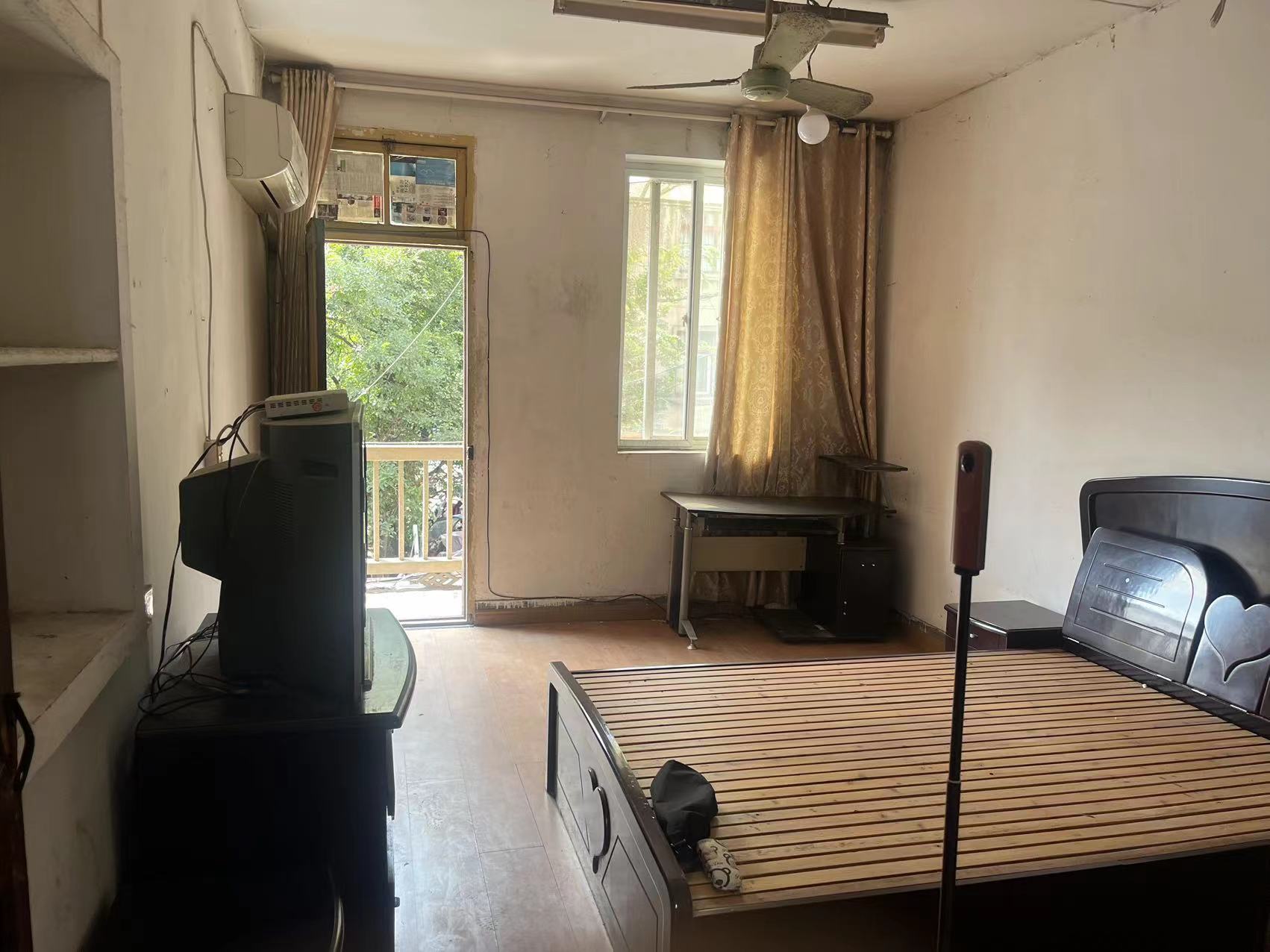 解放新村 1室1厅1卫 34m²