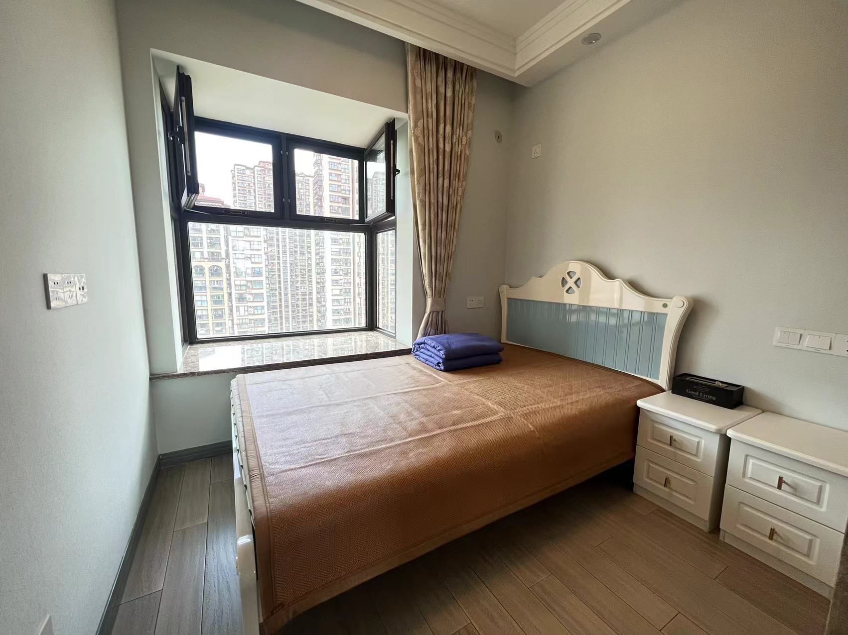 华强城 3室2厅2卫 129m&sup2;