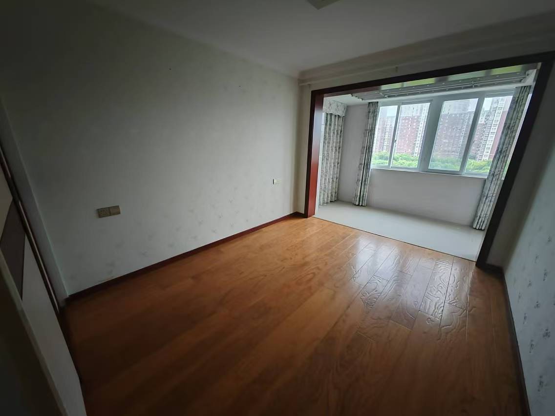 永泰佳园 3室2厅2卫 140.00m&sup2;