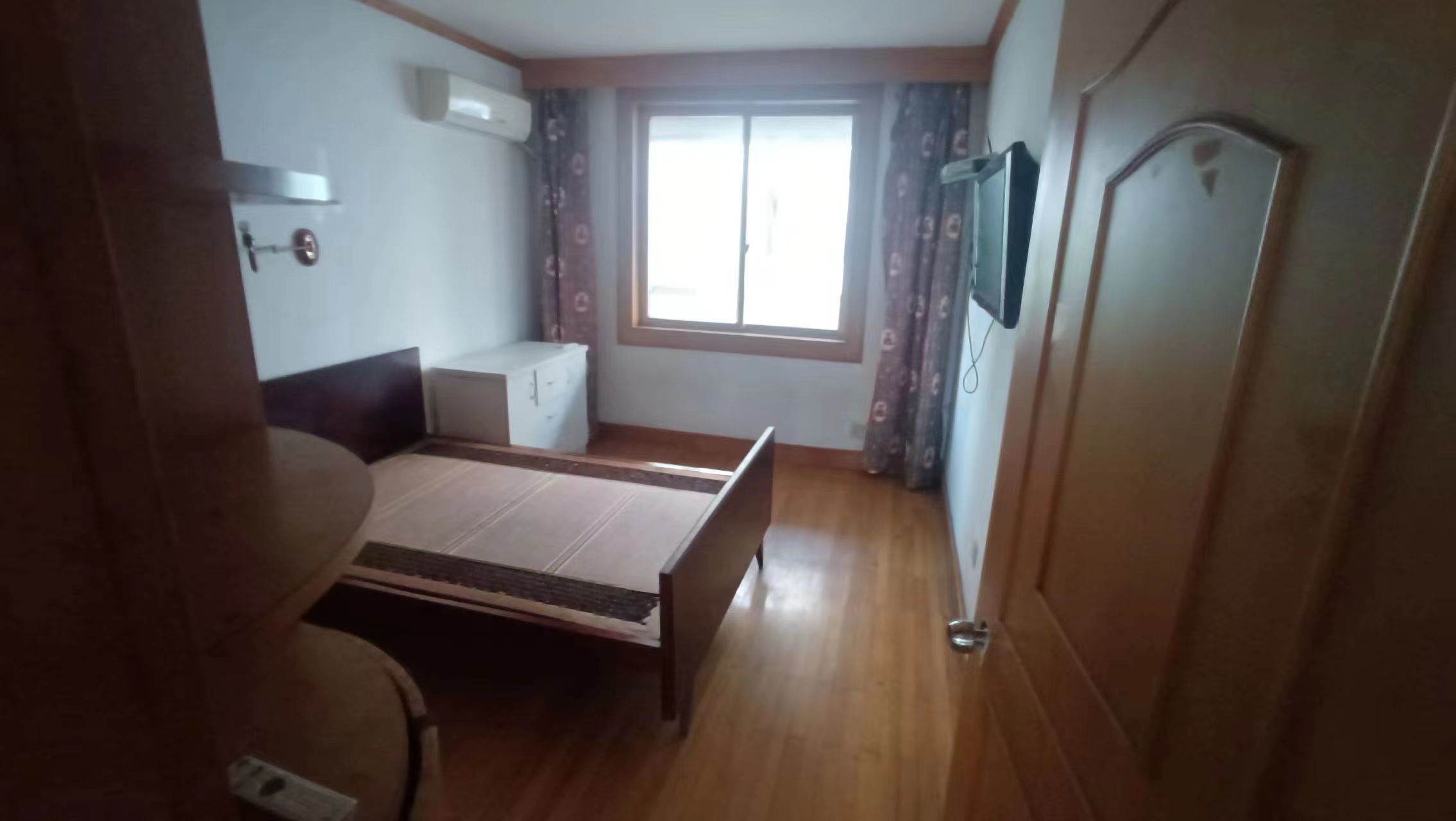 光明东村一期 3室2厅1卫 120m&sup2;