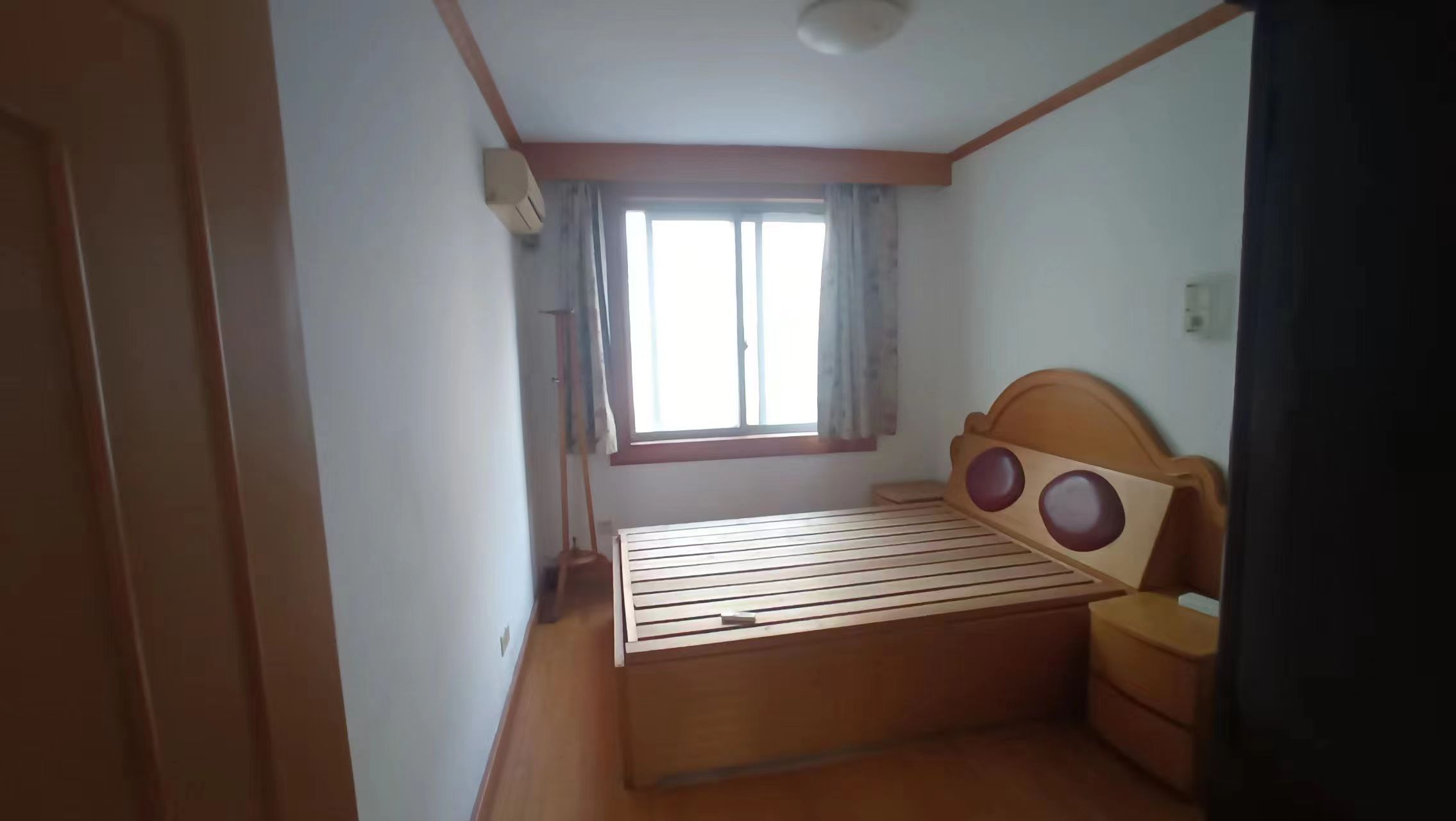 光明东村一期 3室2厅1卫 120m&sup2;