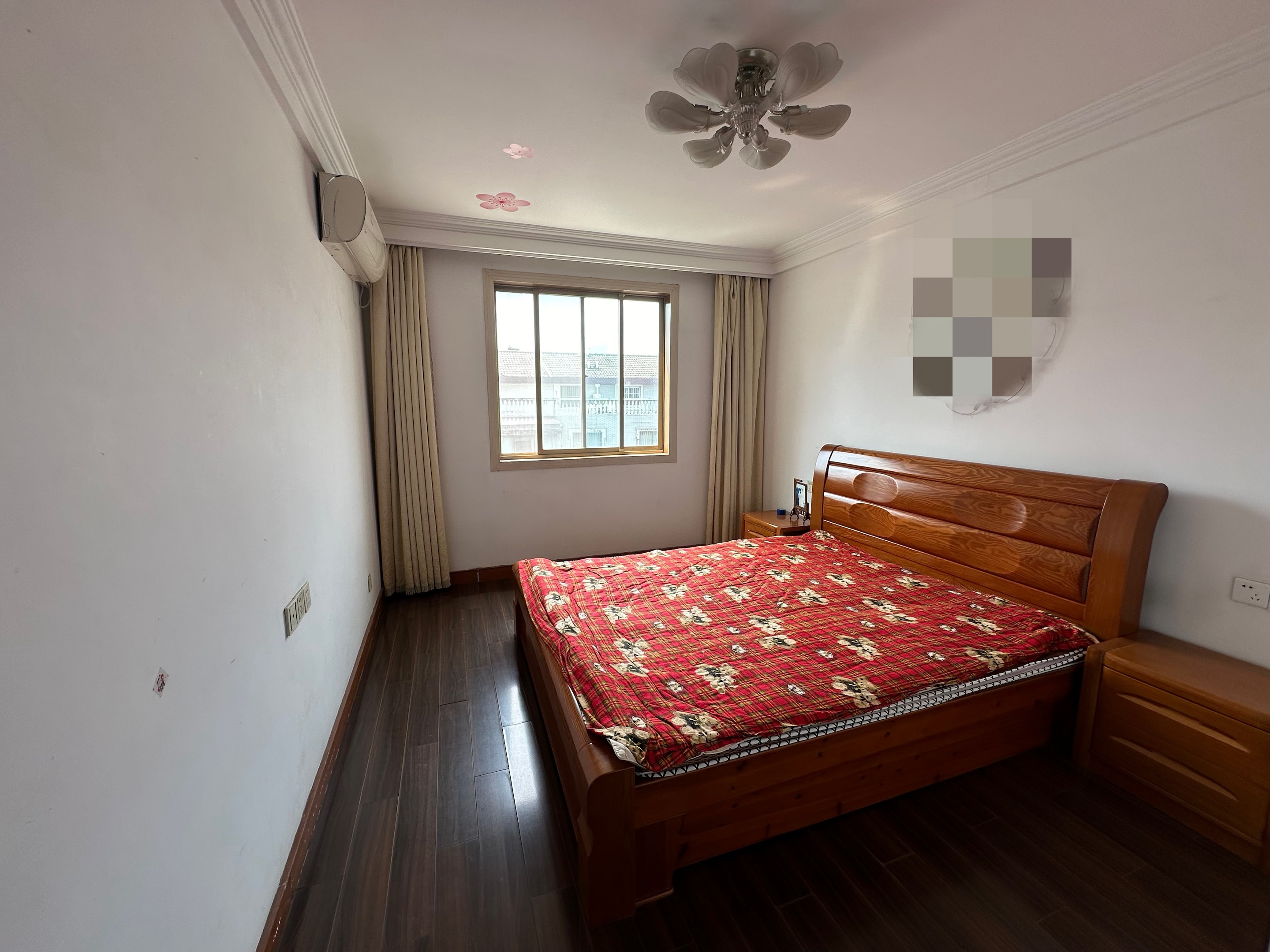 天都花苑 3室2厅2卫 131.21m&sup2;
