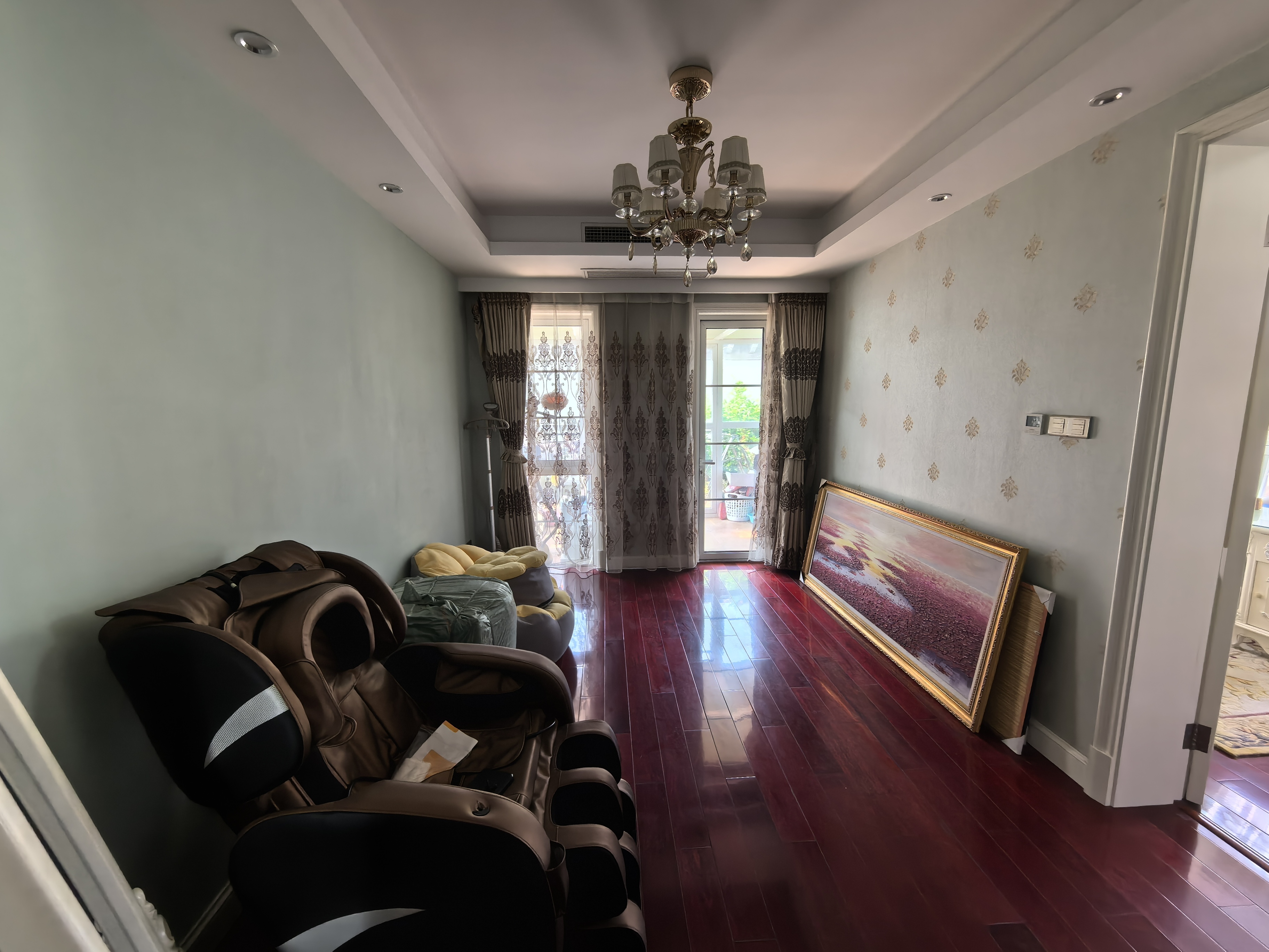 顺发御园 4室2厅3卫 310.00m²
