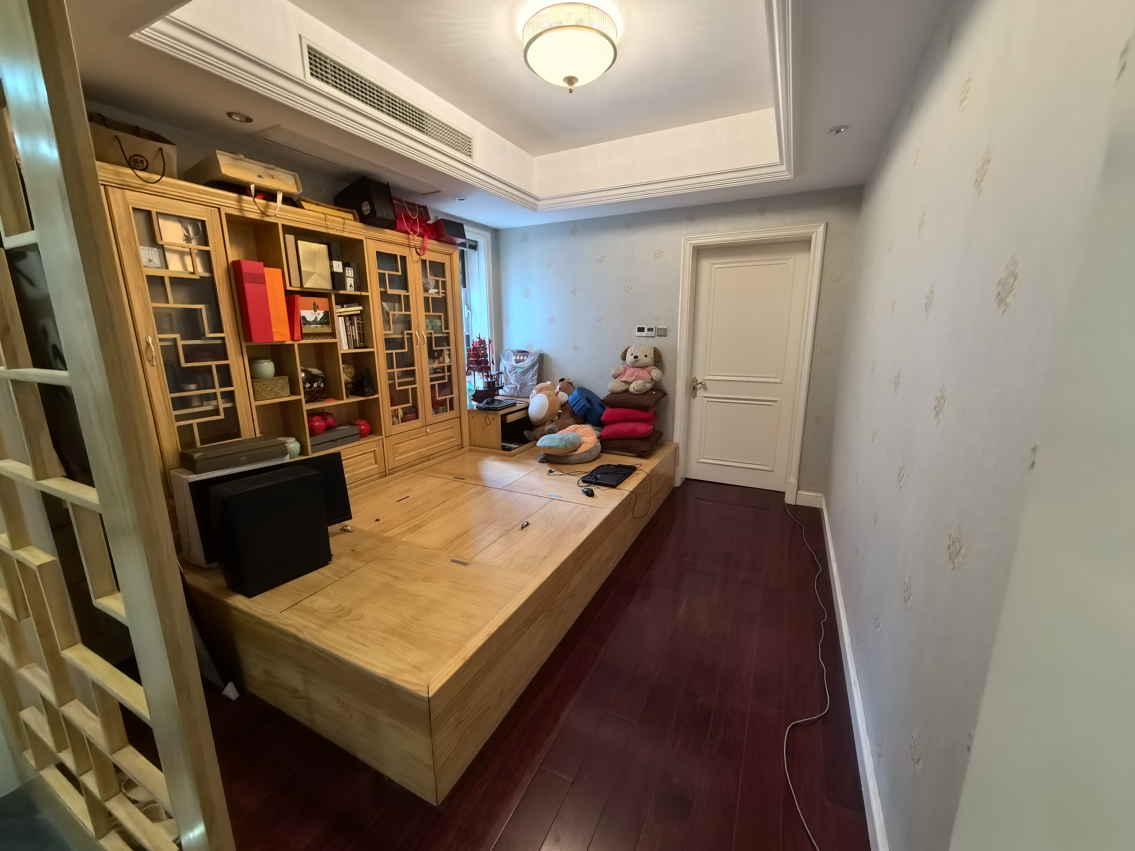 顺发御园 4室2厅3卫 310.00m²
