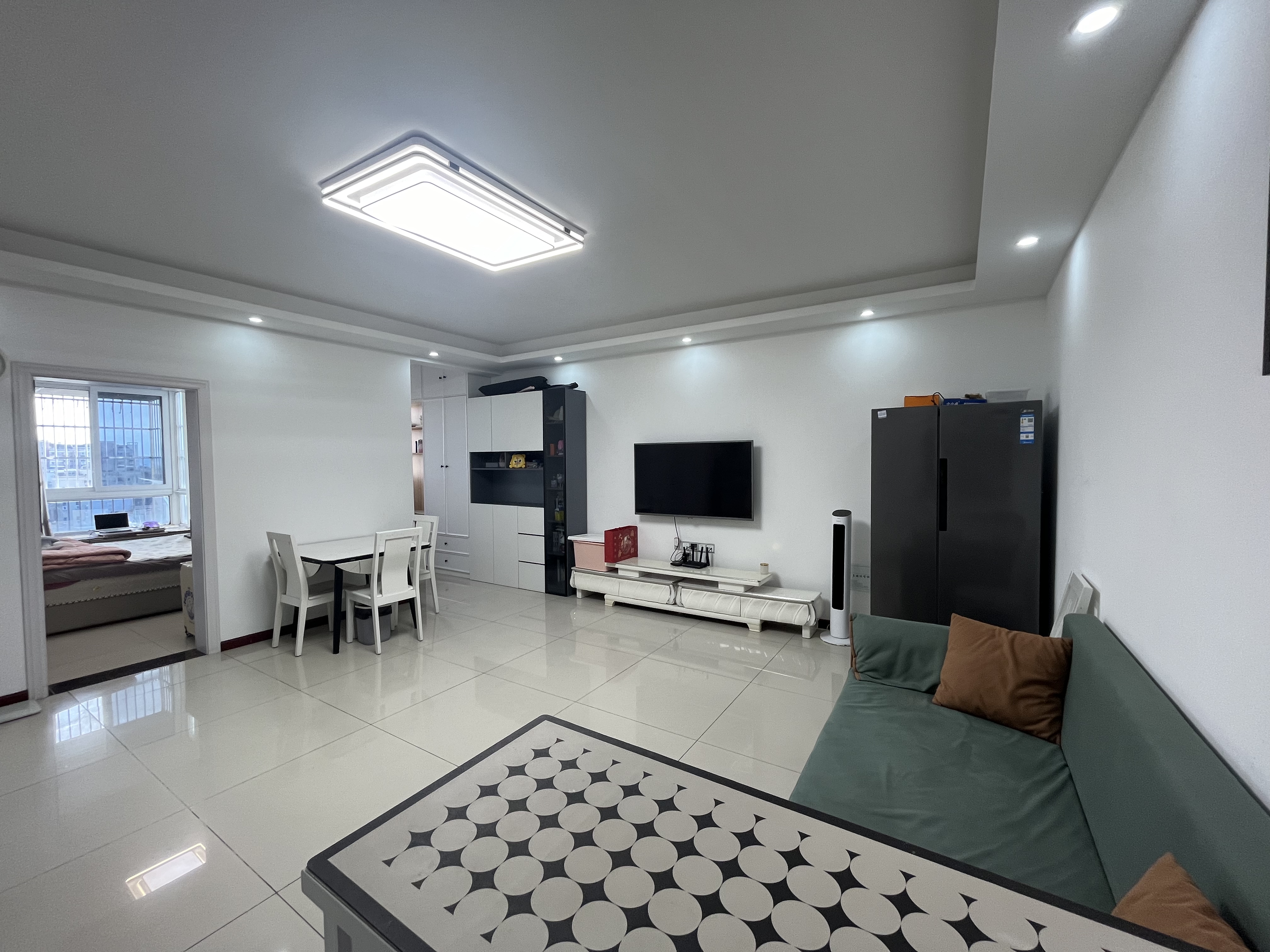 天霞苑 2室2厅1卫 75m²