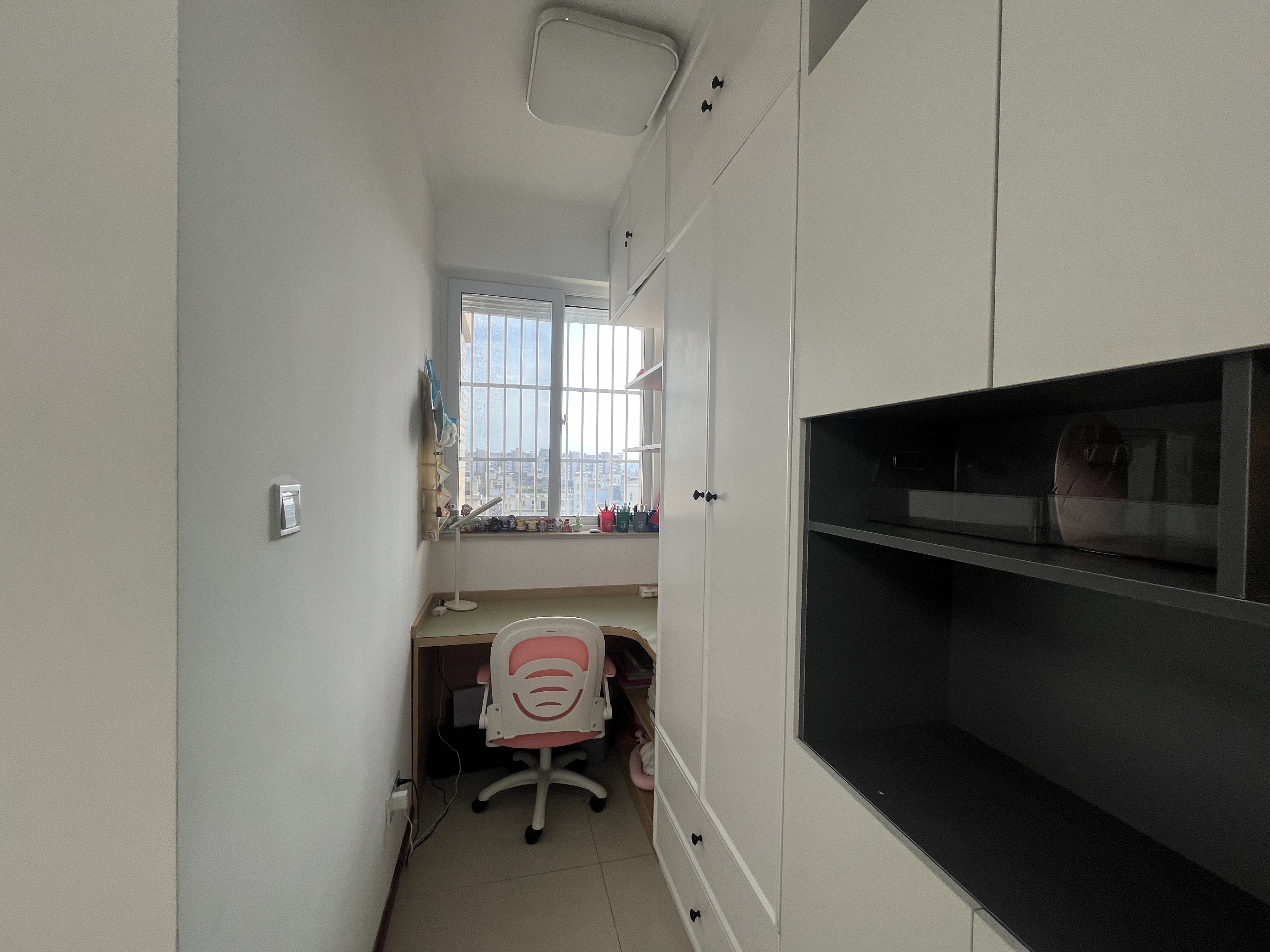 天霞苑 2室2厅1卫 75m&sup2;