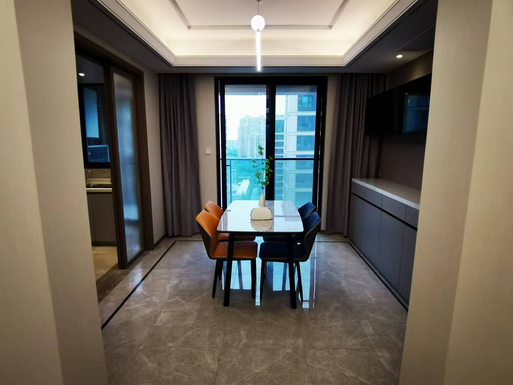 绿城&middot;诚园 4室2厅2卫 158m&sup2;