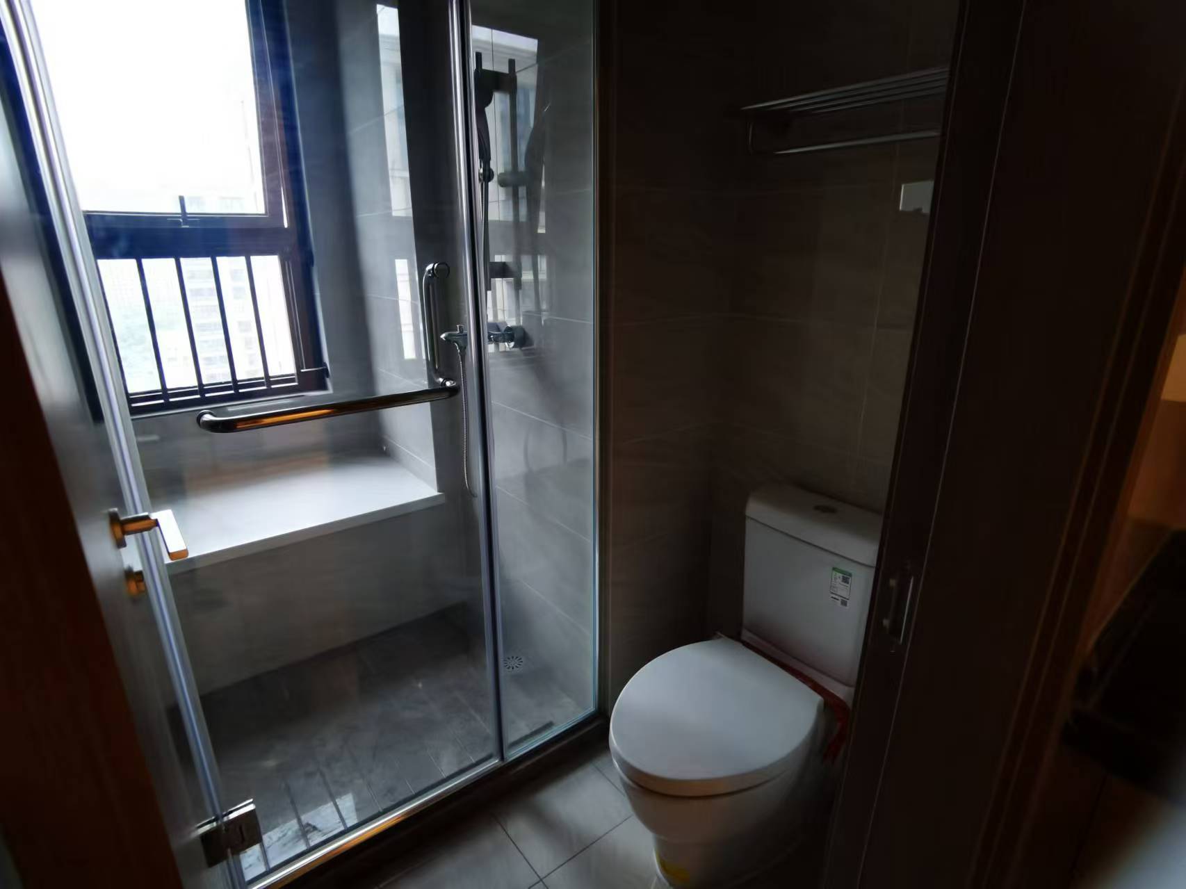 绿城&middot;诚园 4室2厅2卫 158m&sup2;