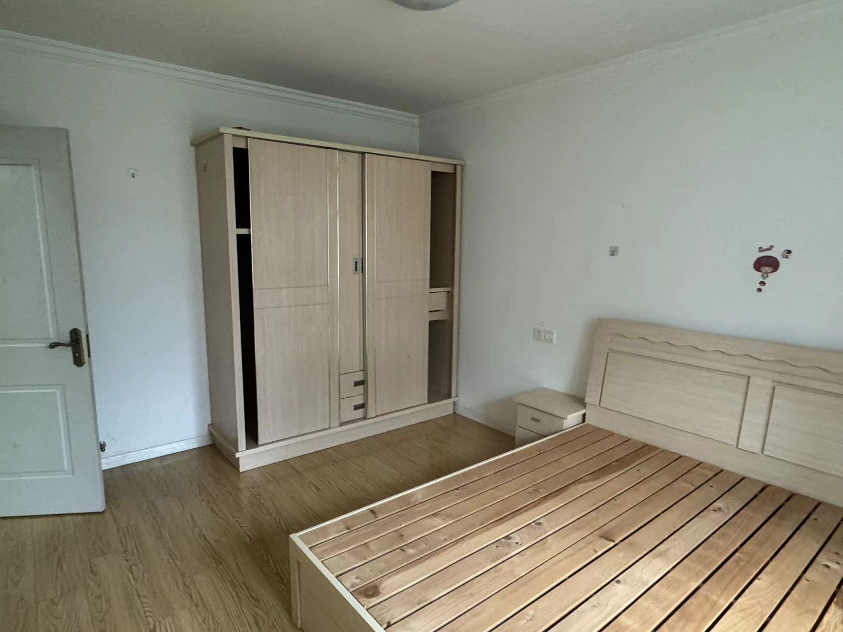外滩北苑 3室1厅1卫 120m&sup2;