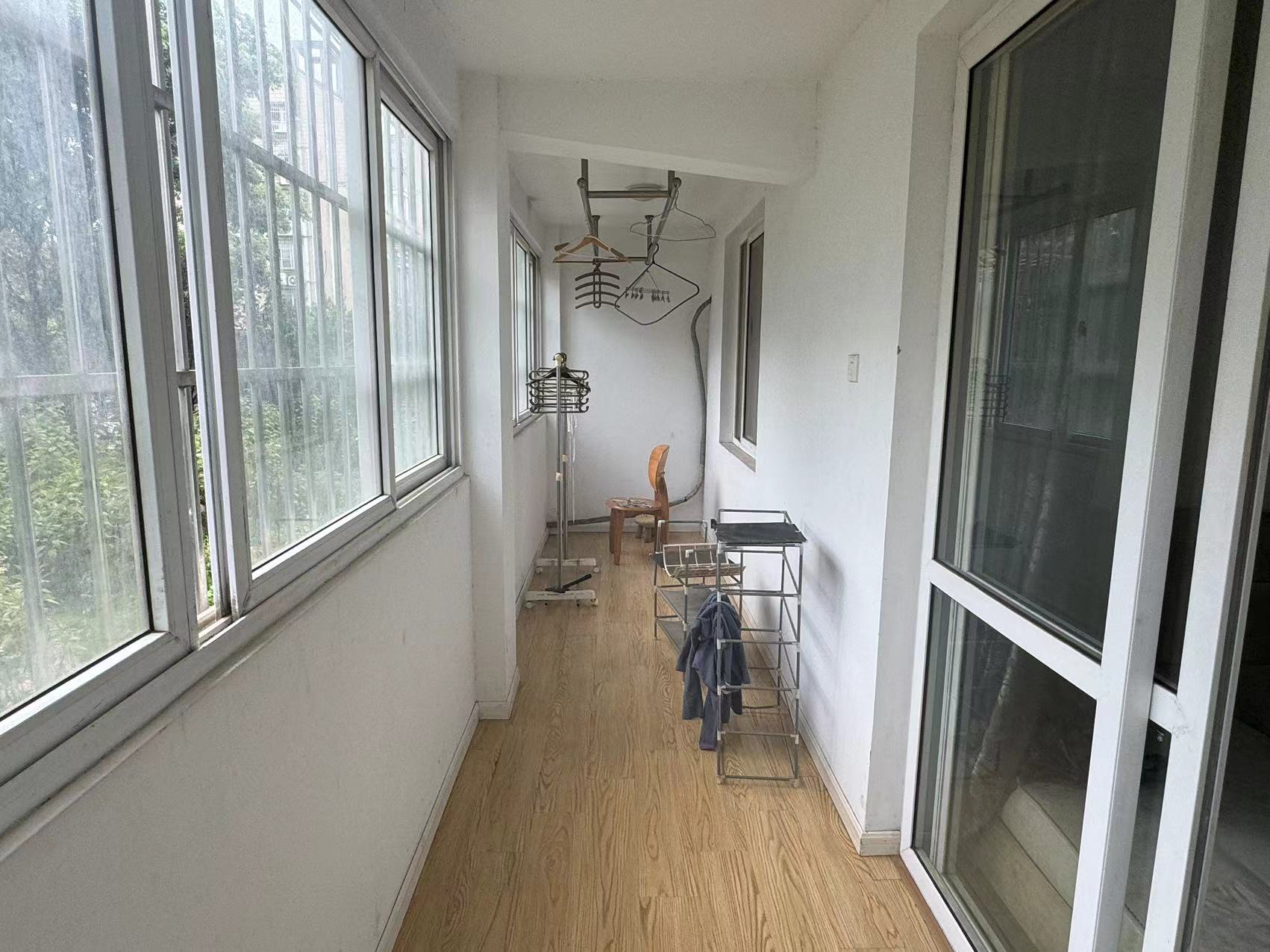 外滩北苑 3室1厅1卫 120m&sup2;