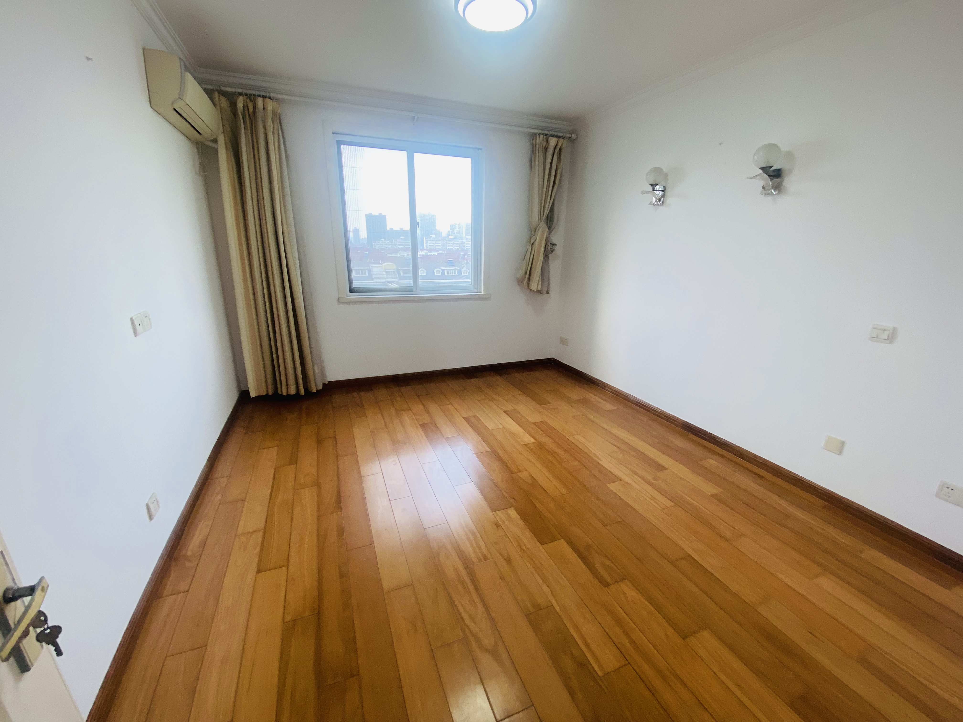 金辉花园 3室2厅1卫 131.97m&sup2;