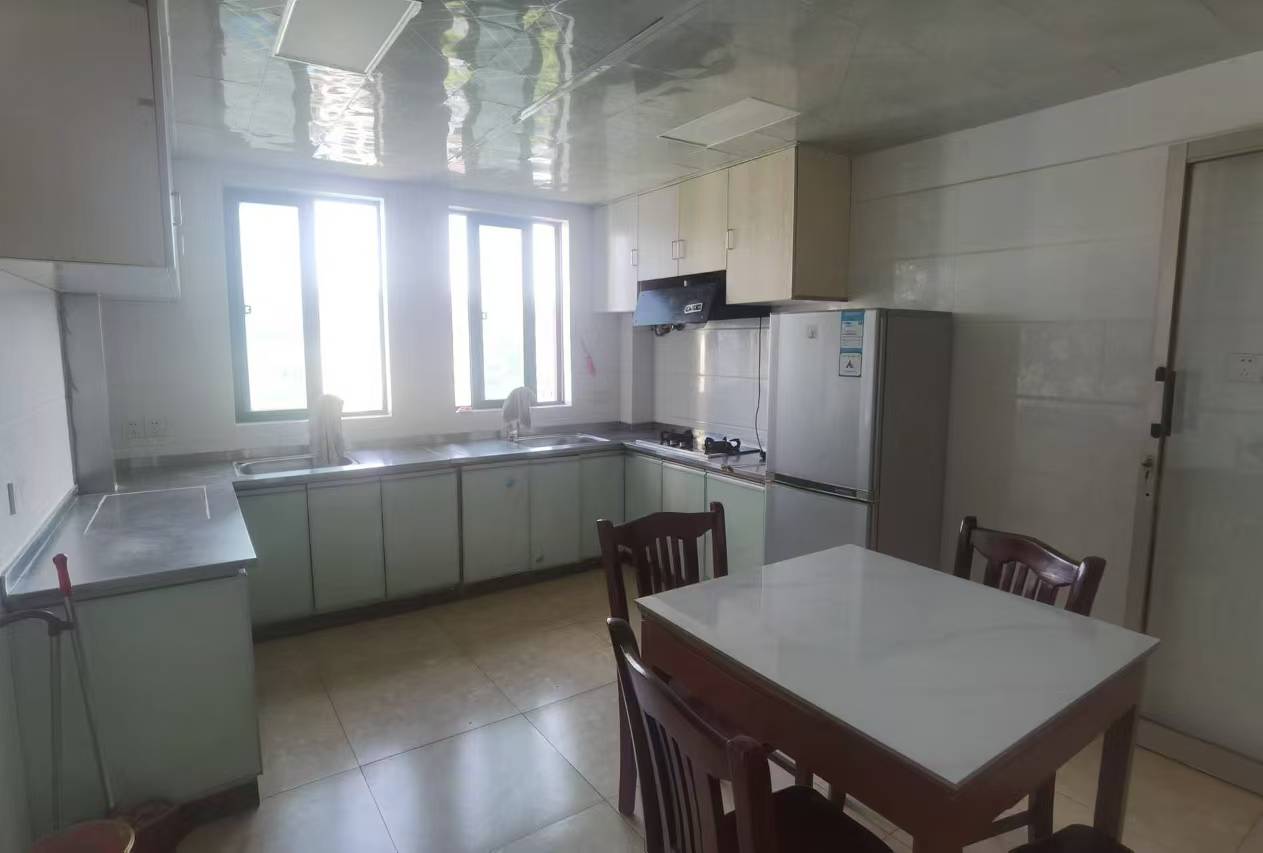 源兴花苑南区 3室2厅2卫 145m&sup2;