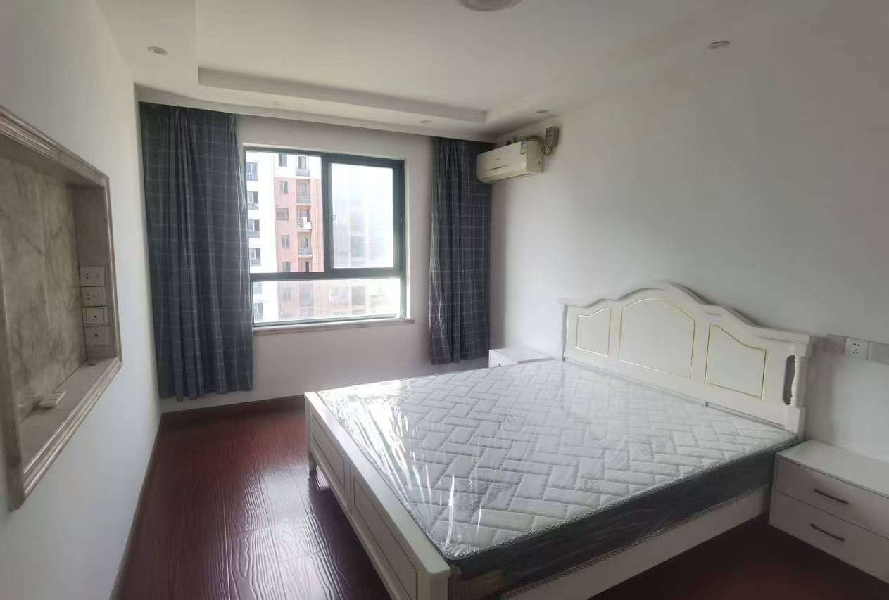 源兴花苑南区 3室2厅2卫 145m&sup2;