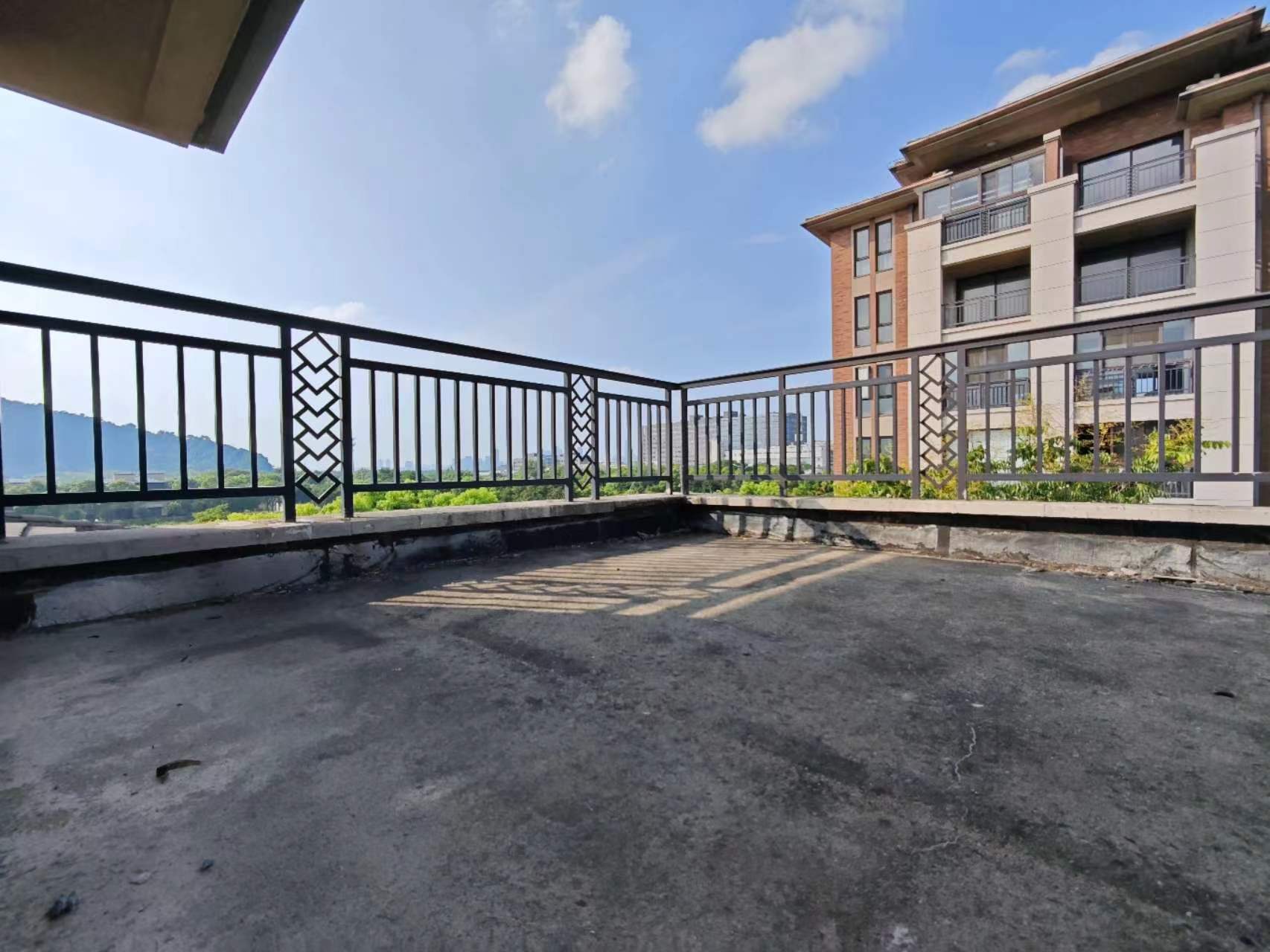 山水壹号 4室2厅3卫 240.93m²
