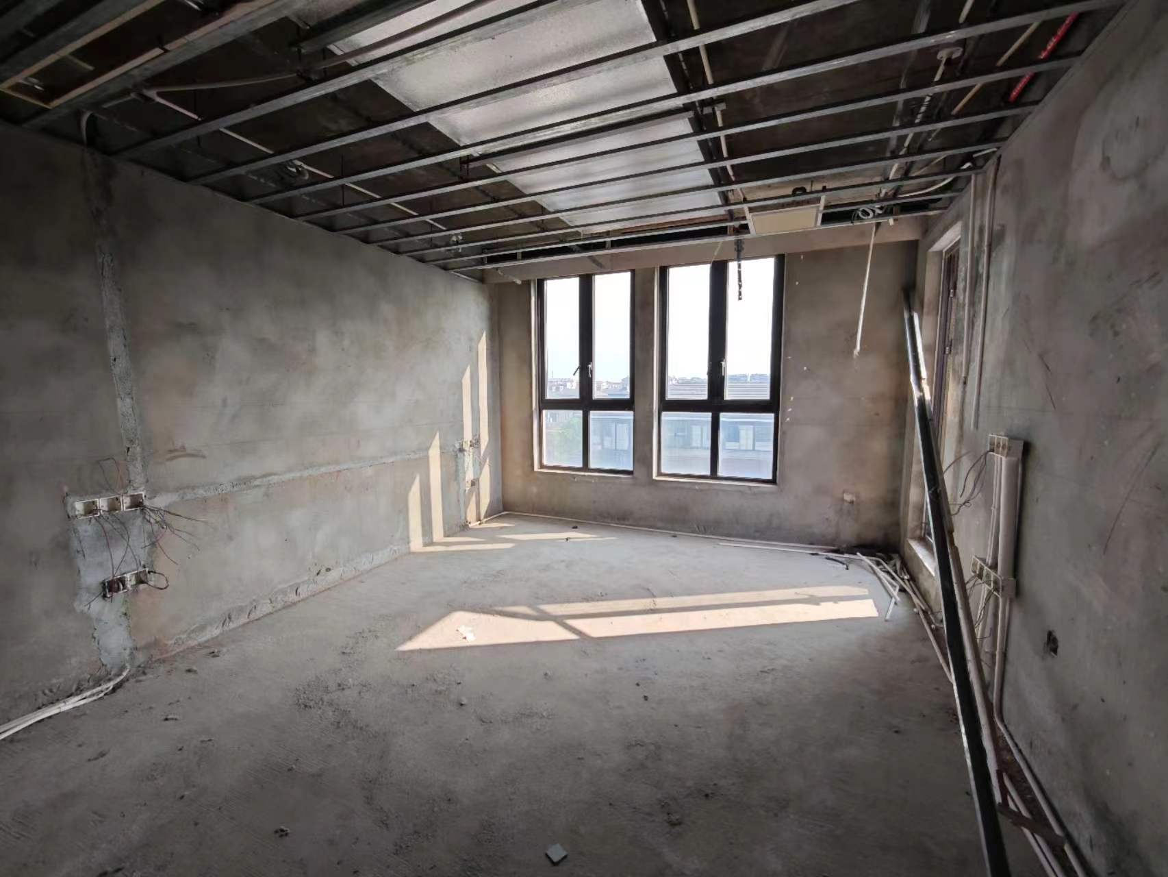 山水壹号 4室2厅3卫 240.93m²
