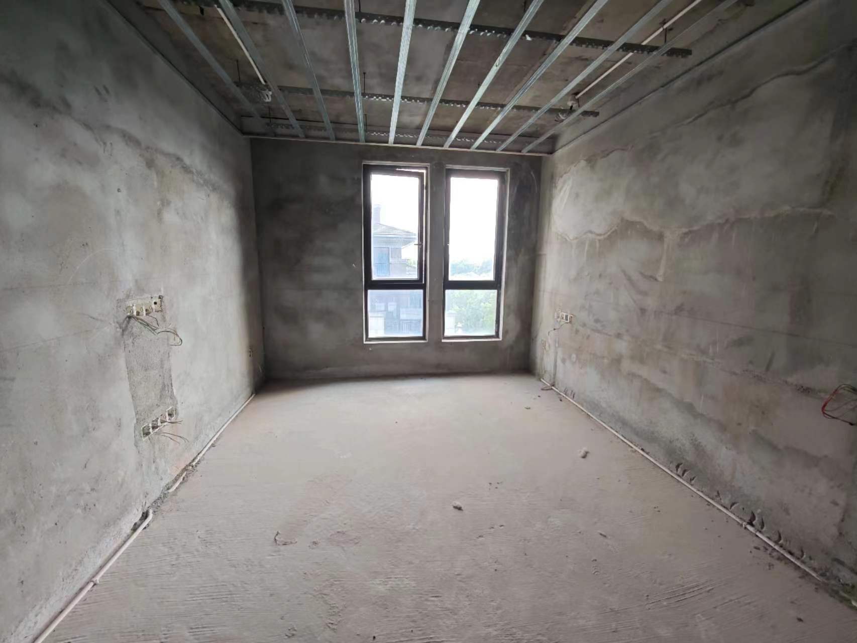 山水壹号 4室2厅3卫 240.93m²
