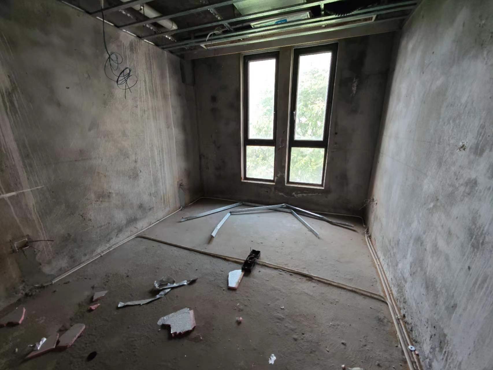 山水壹号 4室2厅3卫 240.93m²