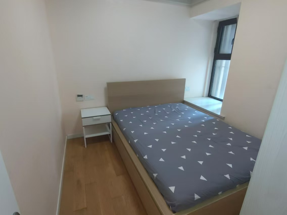 华强城 3室2厅1卫 89m&sup2;