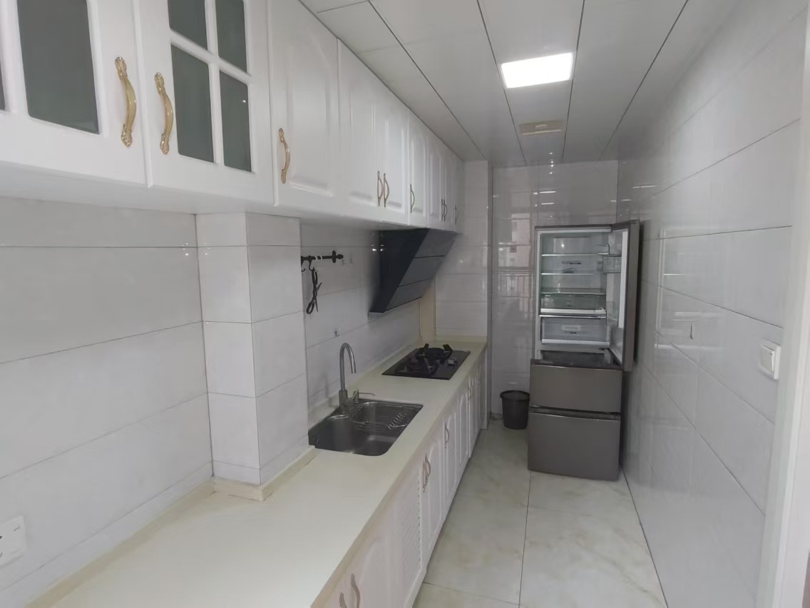华强城 3室2厅1卫 89m&sup2;