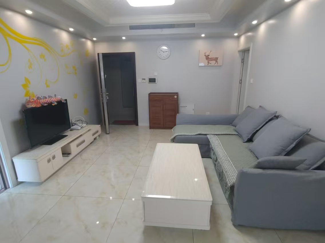 华强城 3室2厅1卫 89m&sup2;