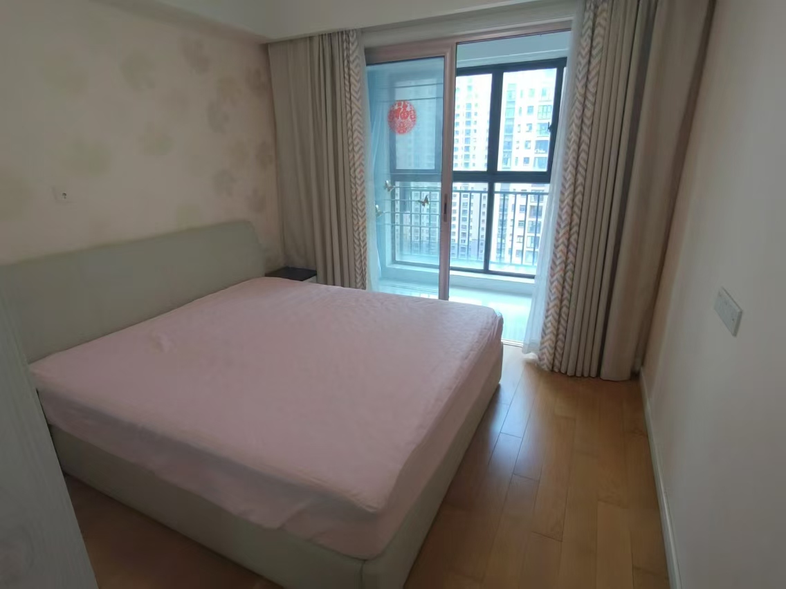 华强城 3室2厅1卫 89m&sup2;