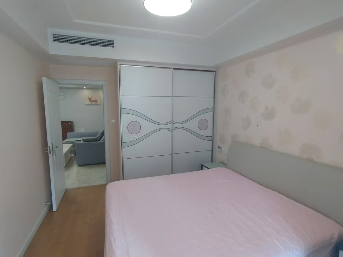 华强城 3室2厅1卫 89m&sup2;