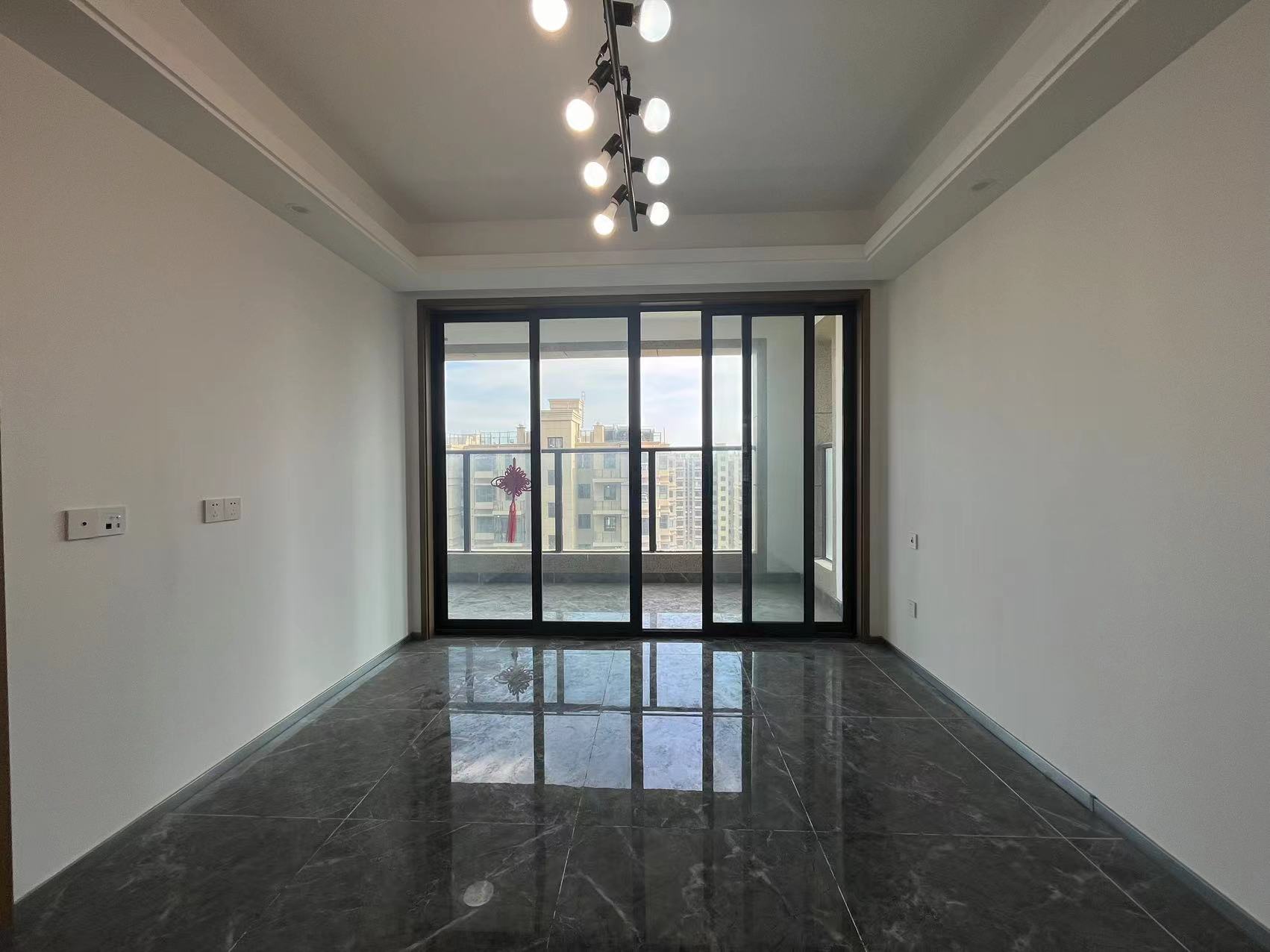 远创宸樾 3室2厅1卫 98m²
