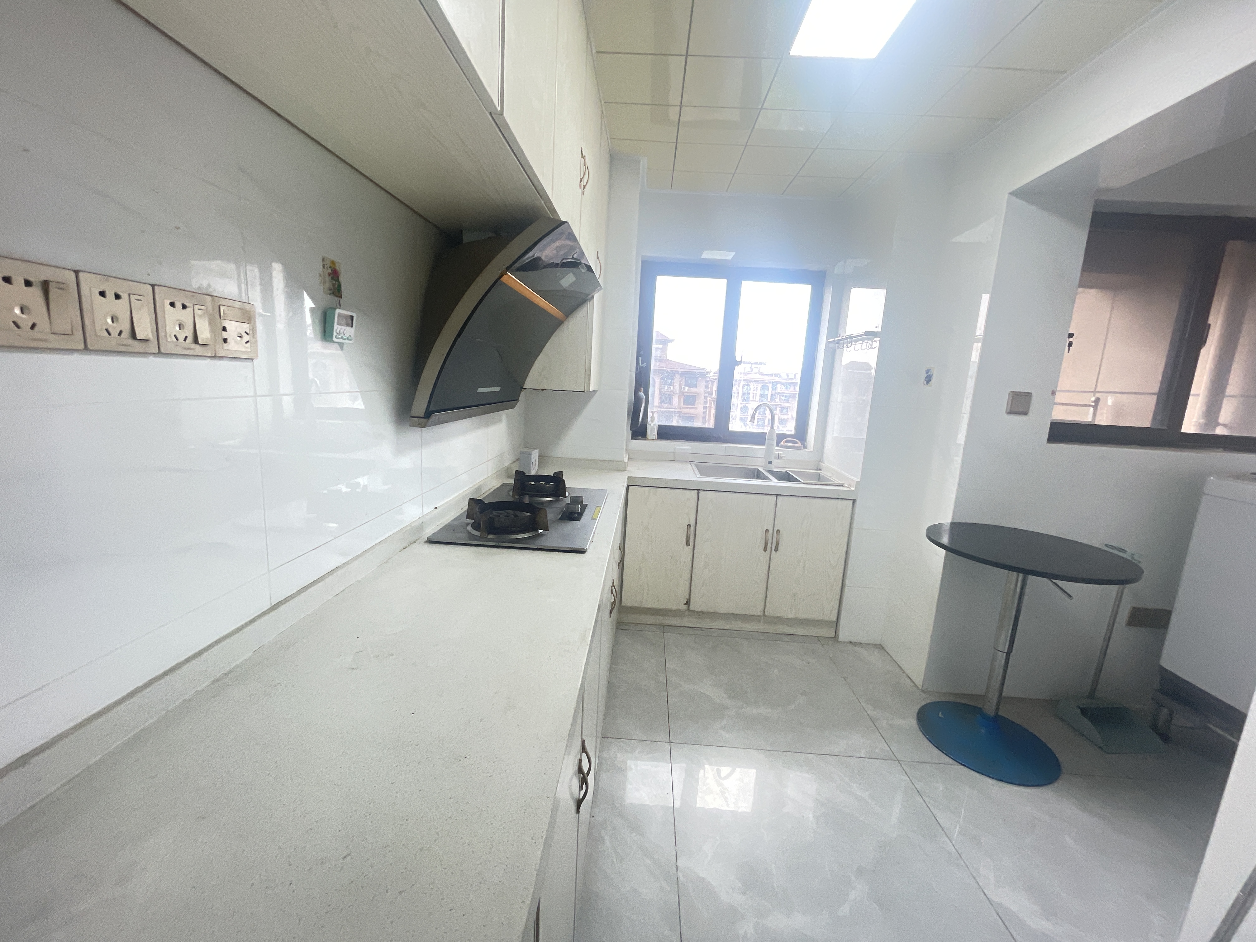 观河华府 3室2厅1卫 111m&sup2;
