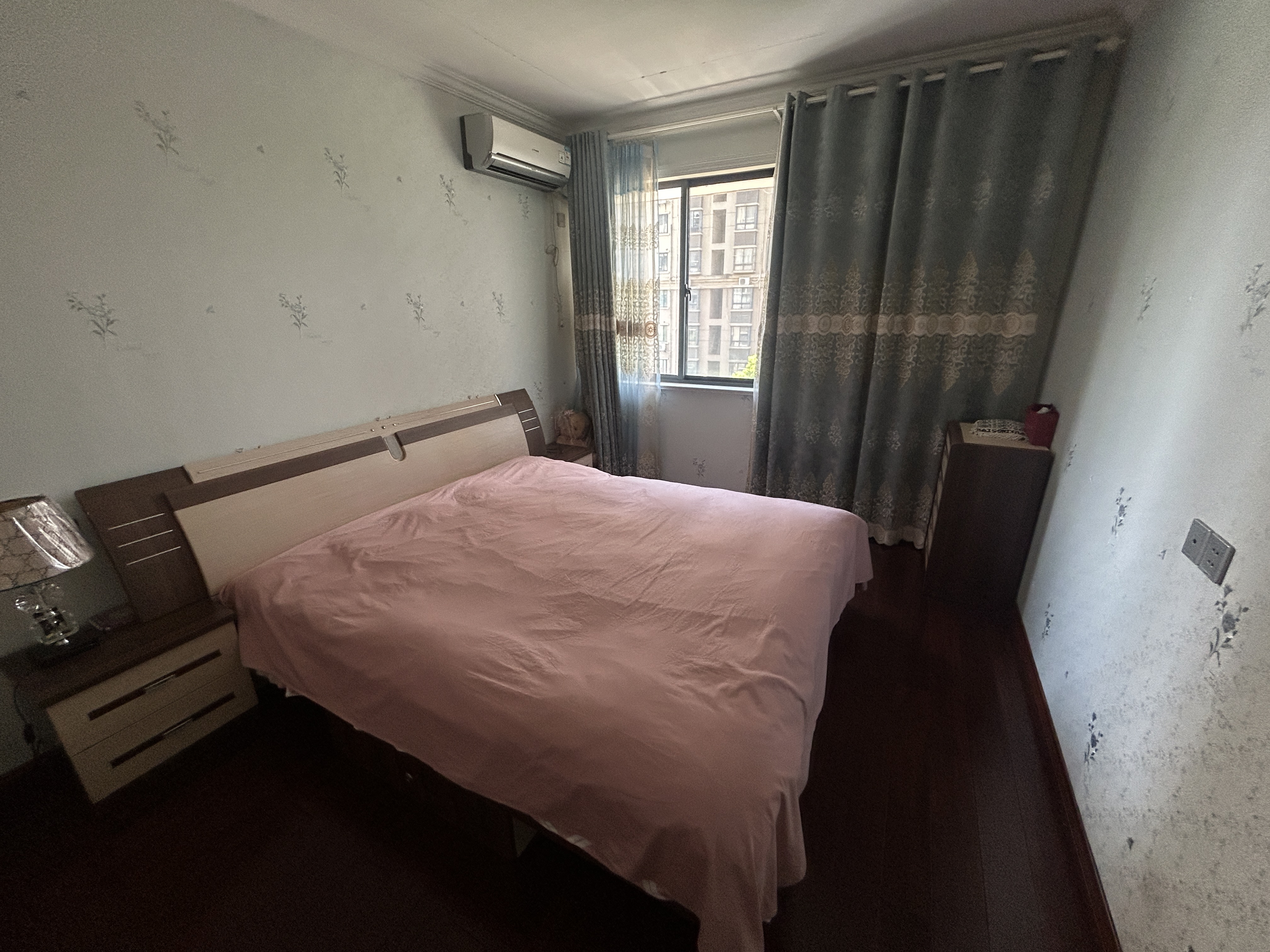 恒生汇金苑 4室2厅2卫 143.58m&sup2;