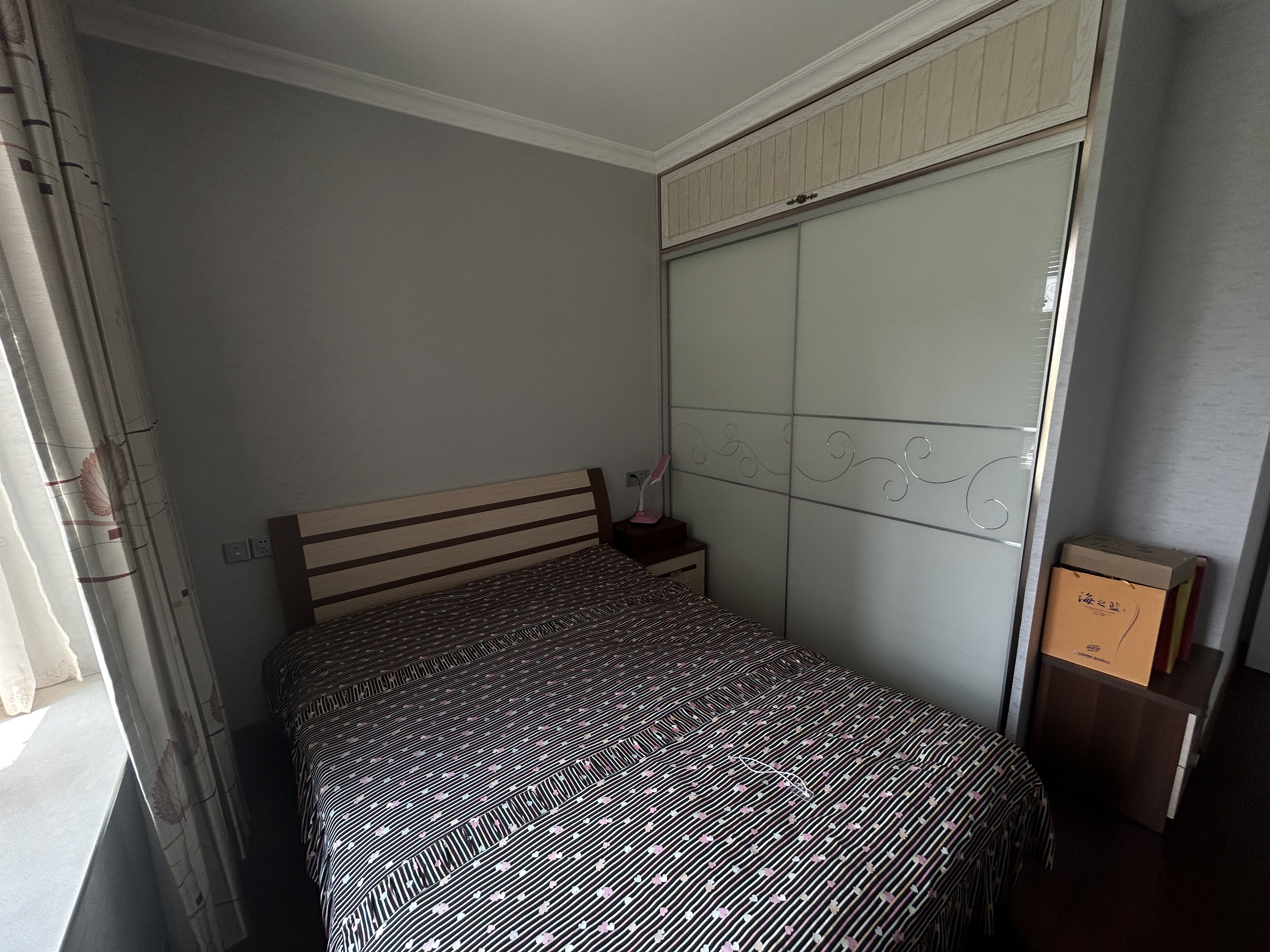恒生汇金苑 4室2厅2卫 143.58m&sup2;