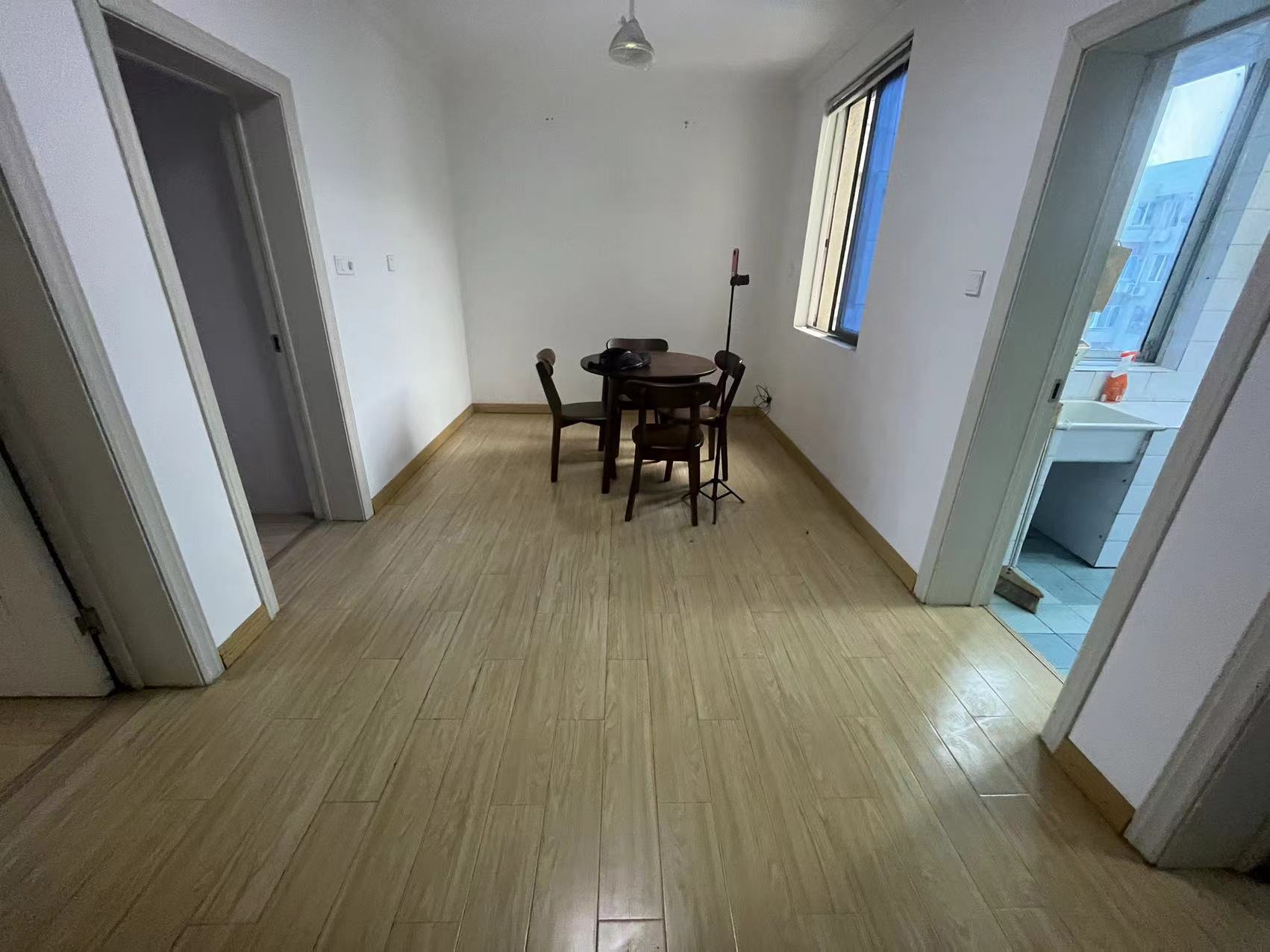 光明西村 2室1厅1卫 75m²