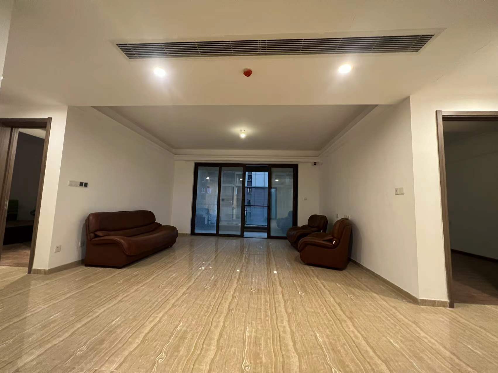 碧桂园时代悦城 4室2厅2卫 192m&sup2;