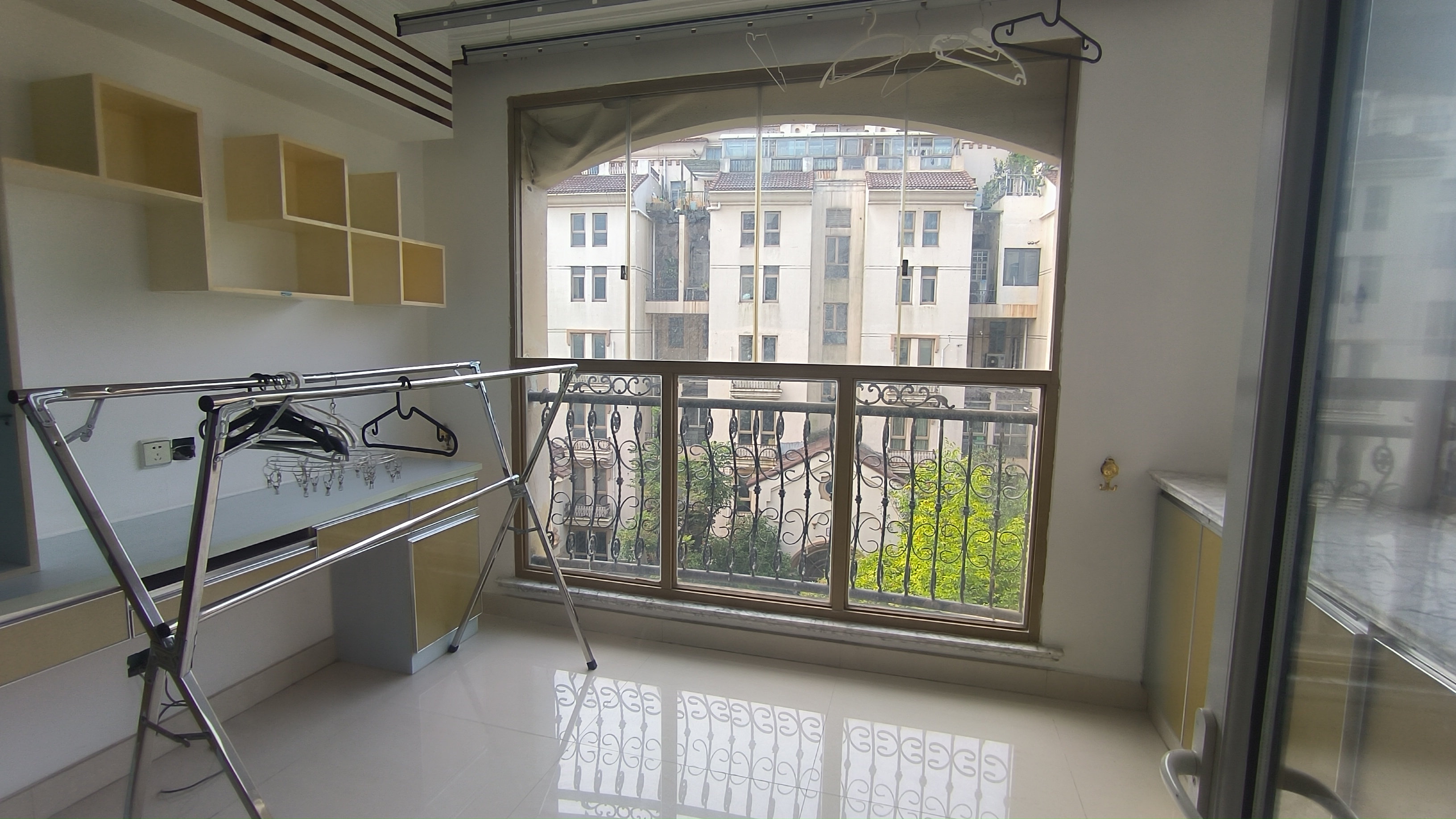 军山花园 4室2厅2卫 190m&sup2;