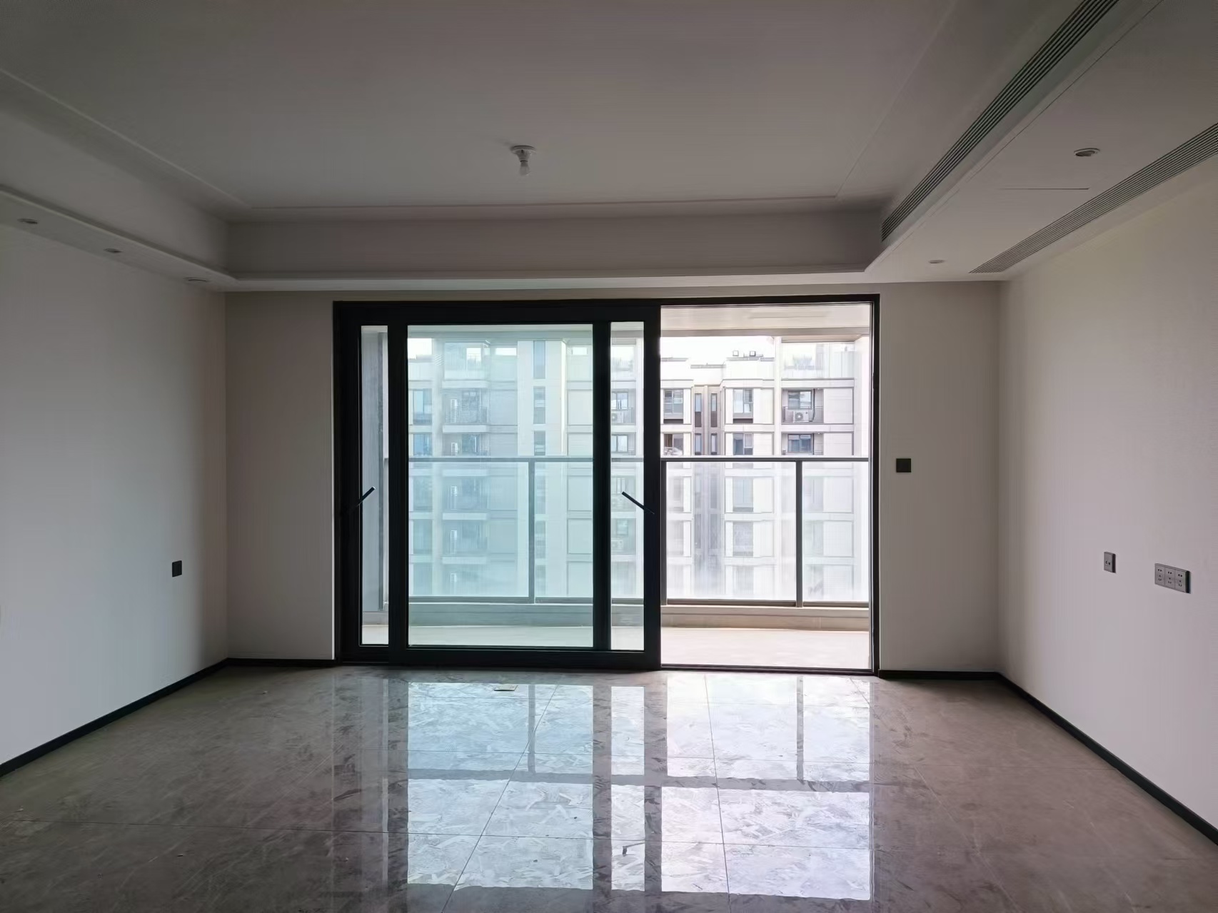 万科方圆 3室2厅2卫 130m&sup2;