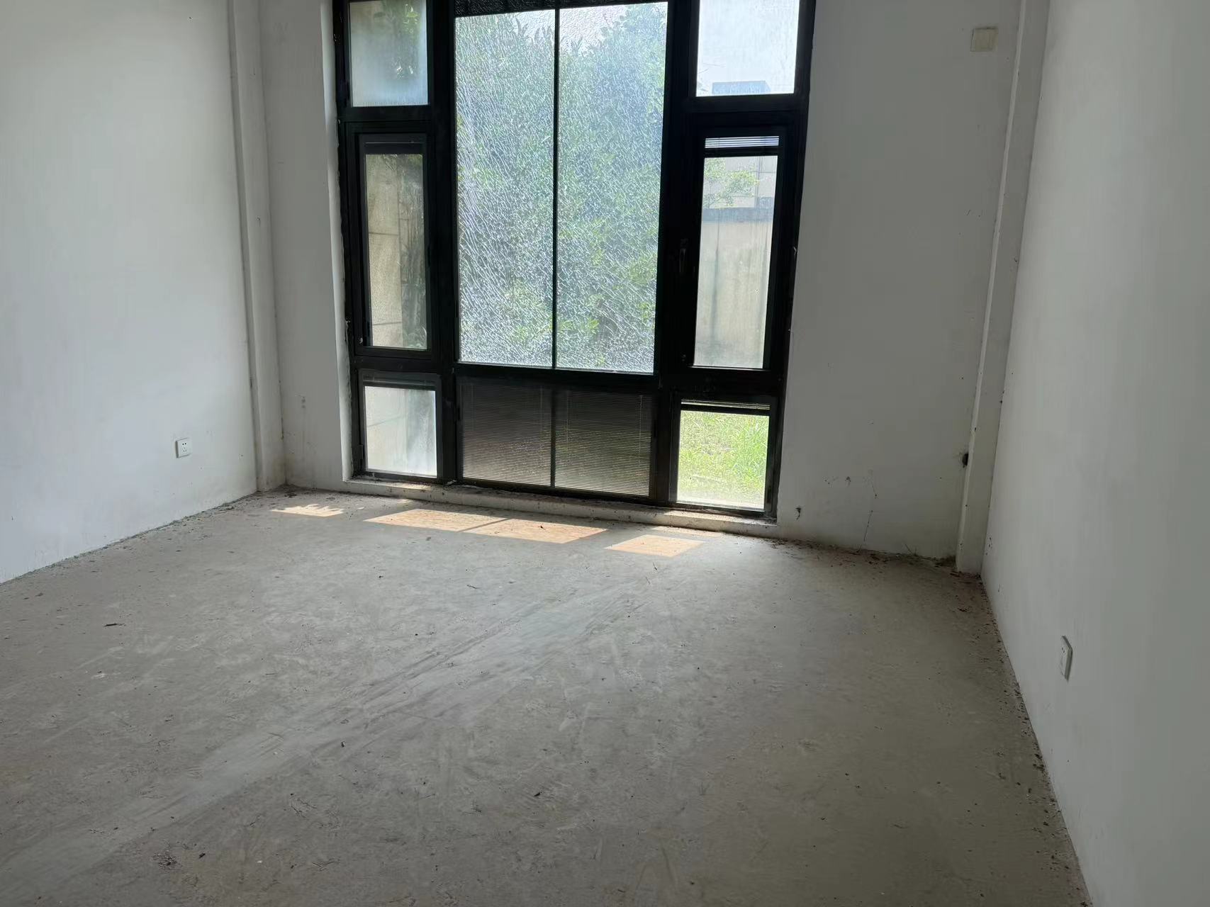 南通别业 5室2厅4卫 586.35m²